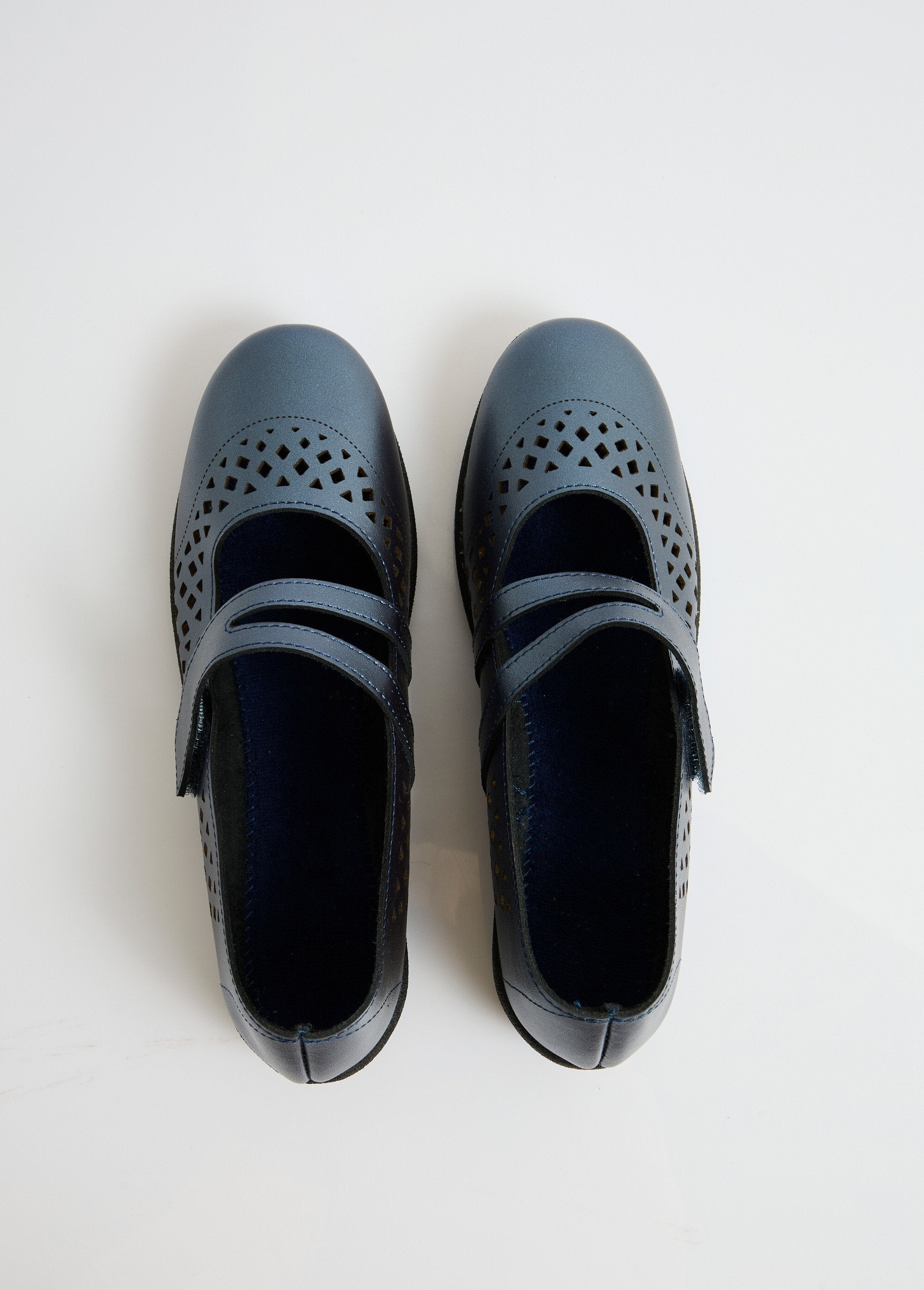 Comfortable_width_baby_leather_ballerinas_Navy_irises_OV1_slim