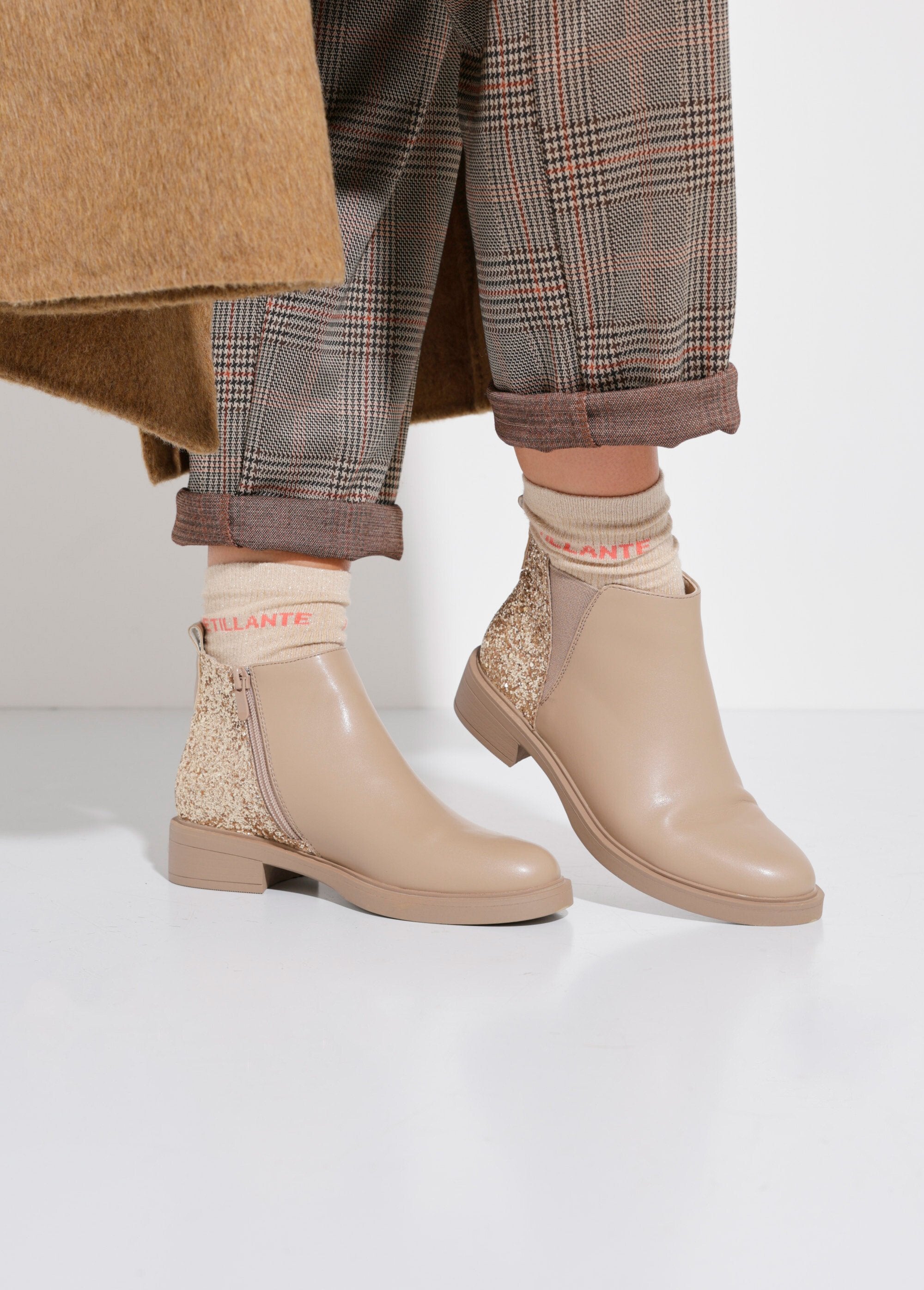 Chelsea_boots,_glitter_heel_detail_Beige_SF1_slim