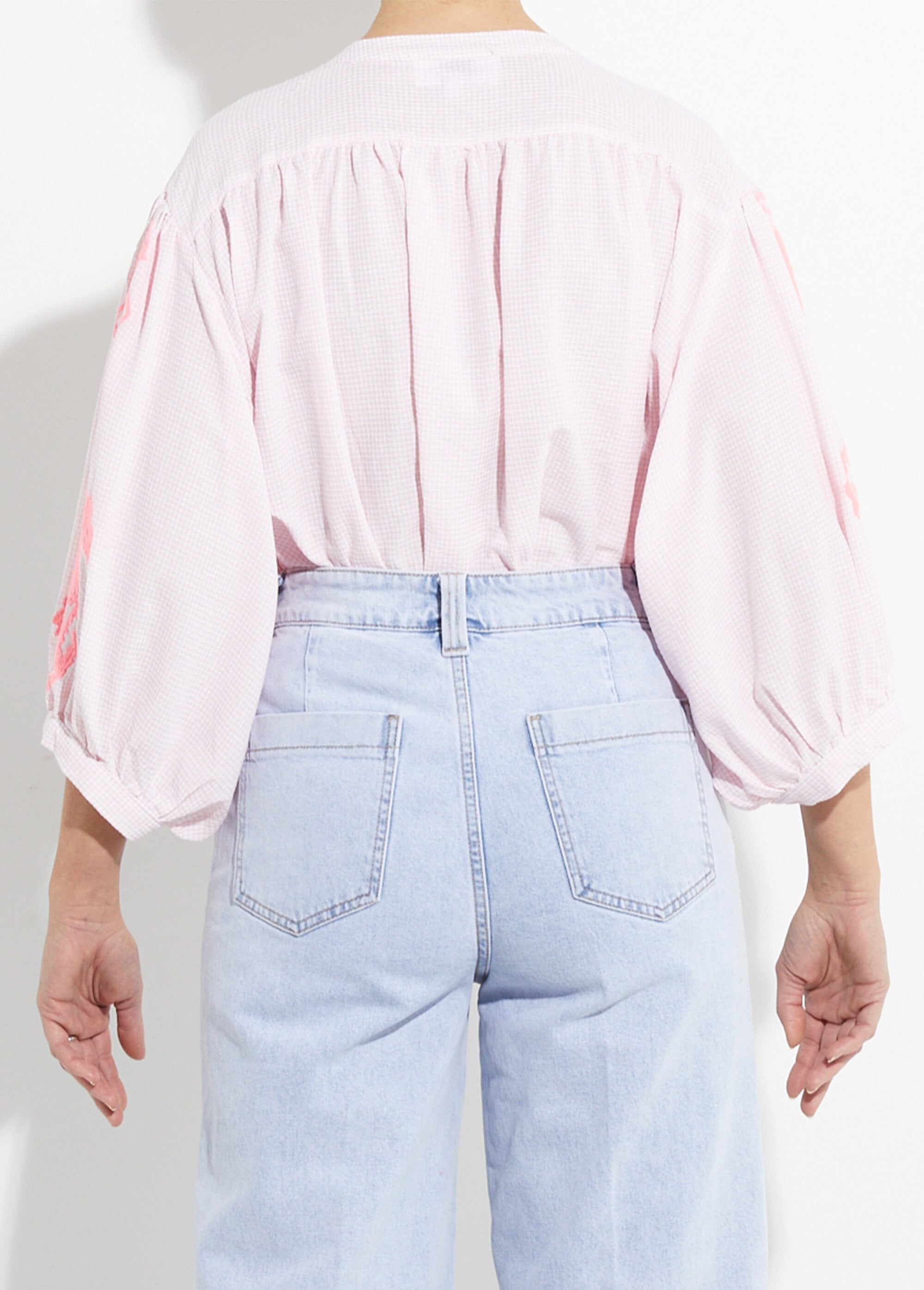 Loose-fitting_gingham_blouse_with_neon_embroidery_Pink_DO1_slim