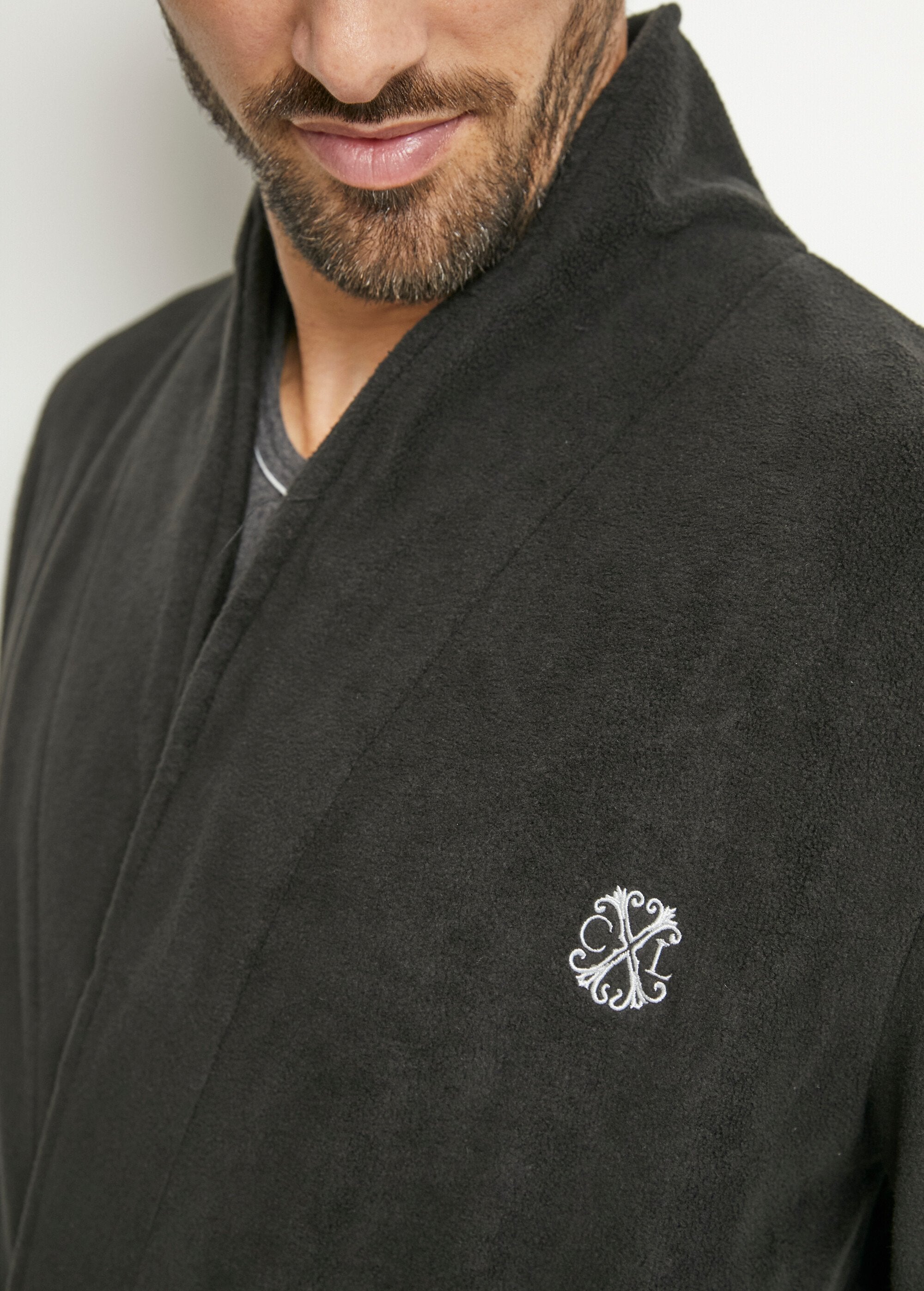 Warm_fleece_bathrobe_Black_DE1_slim