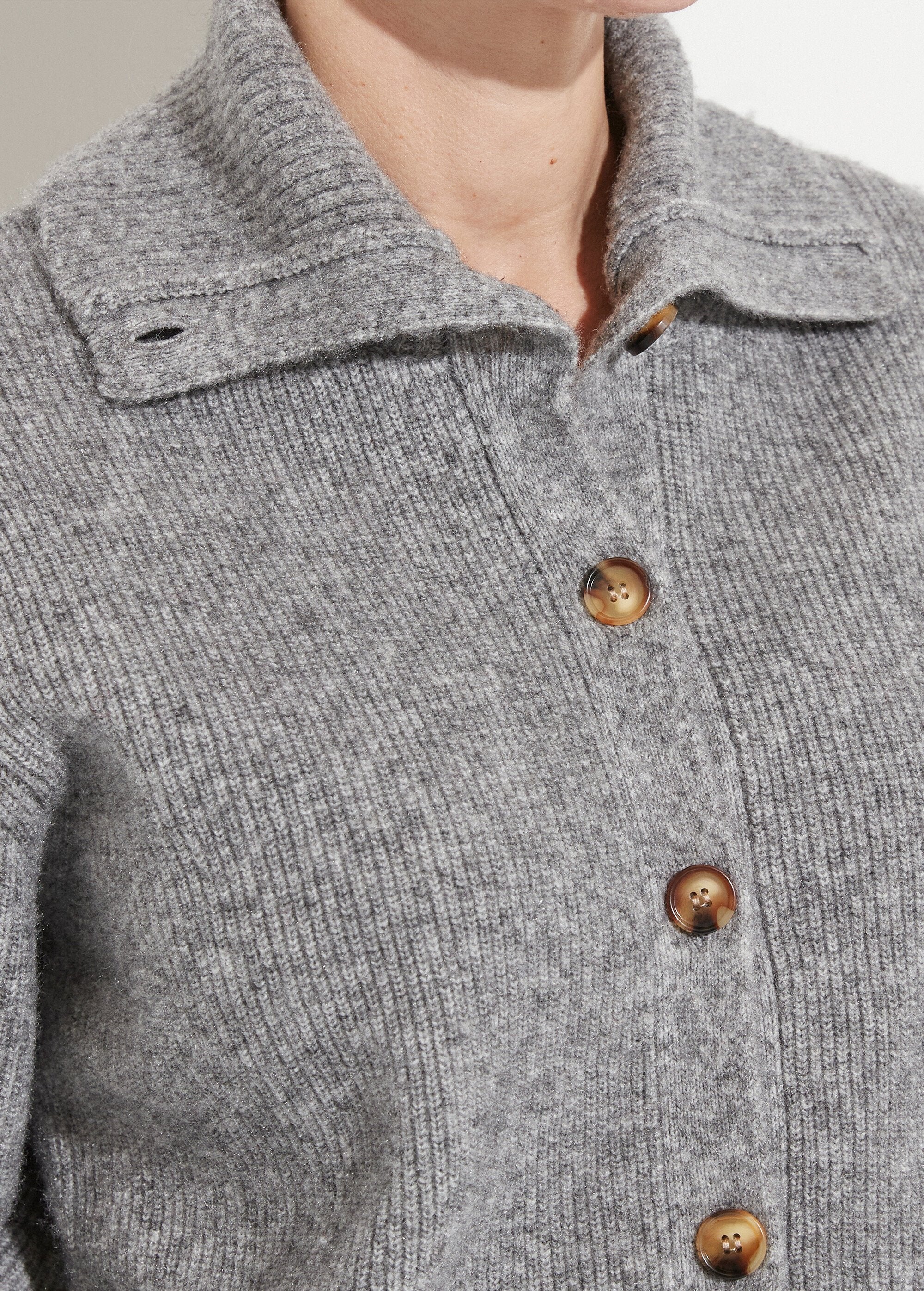 Warm_ribbed_button-down_cardigan_with_wool_and_recycled_fibers_Heather_gray_DE1_slim