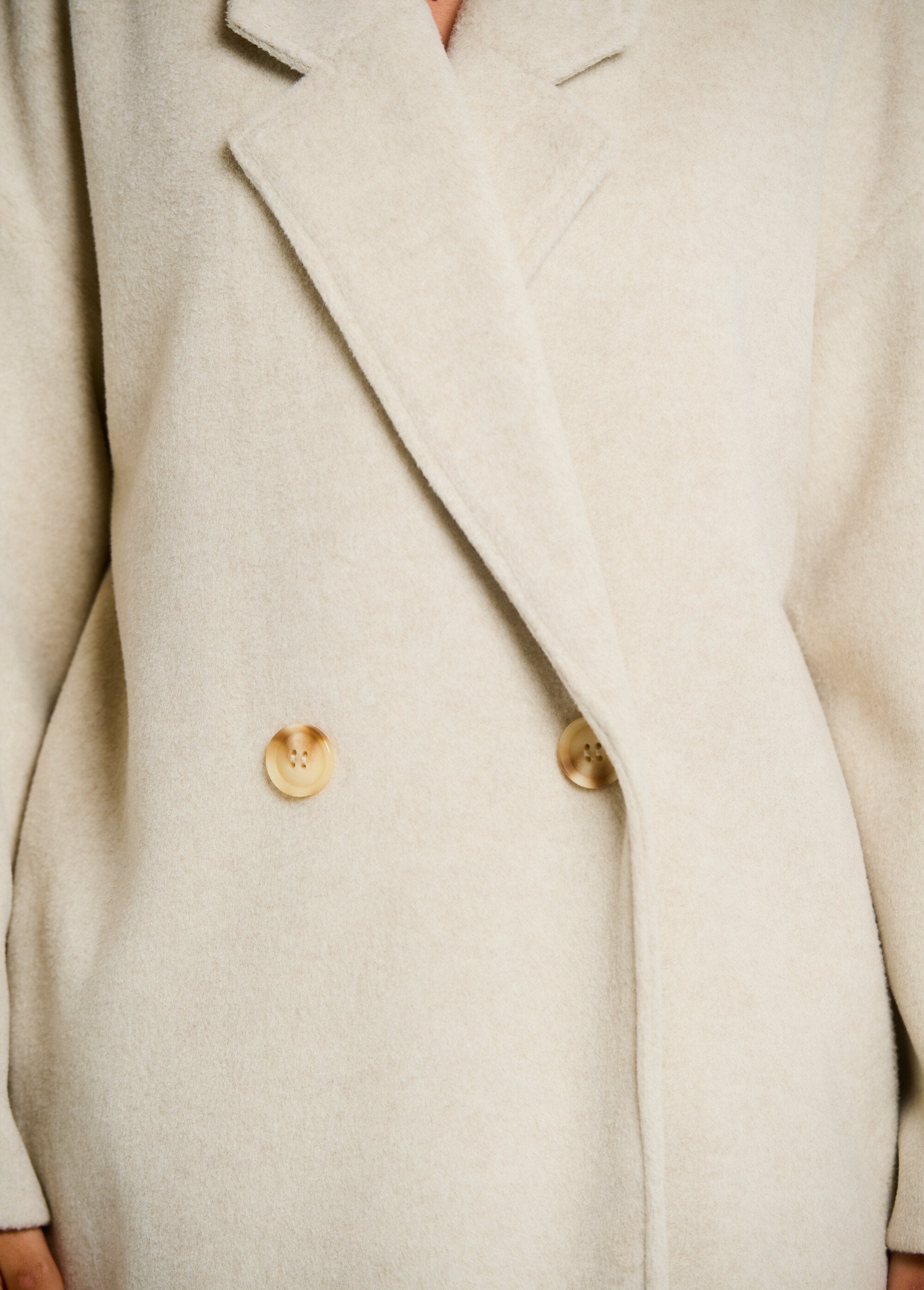 Warm_coat_with_flared_sleeves_Natural_DE2_slim