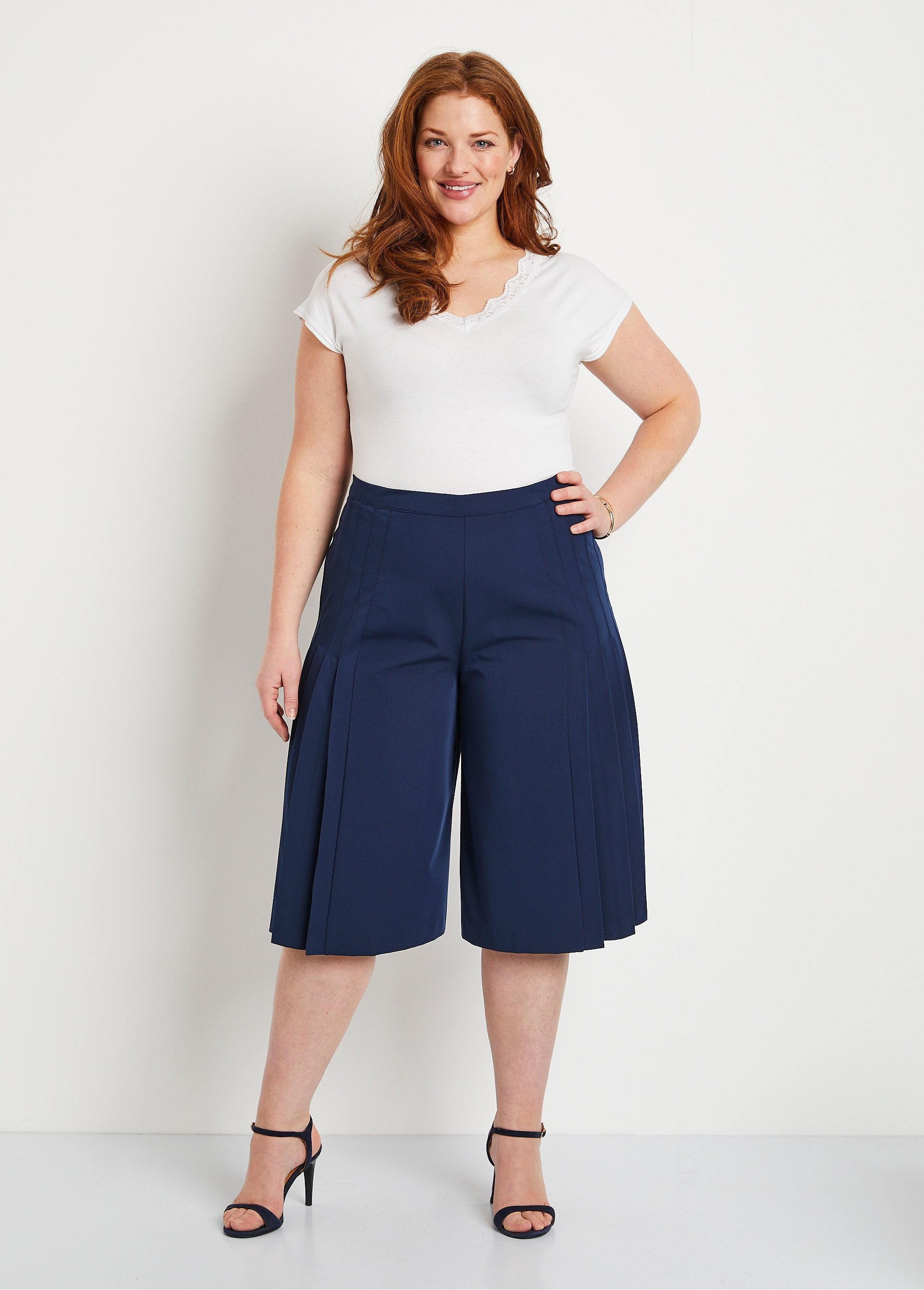 Loose_culottes_with_long_semi-elasticated_waistband_Marine_SF1_curvy