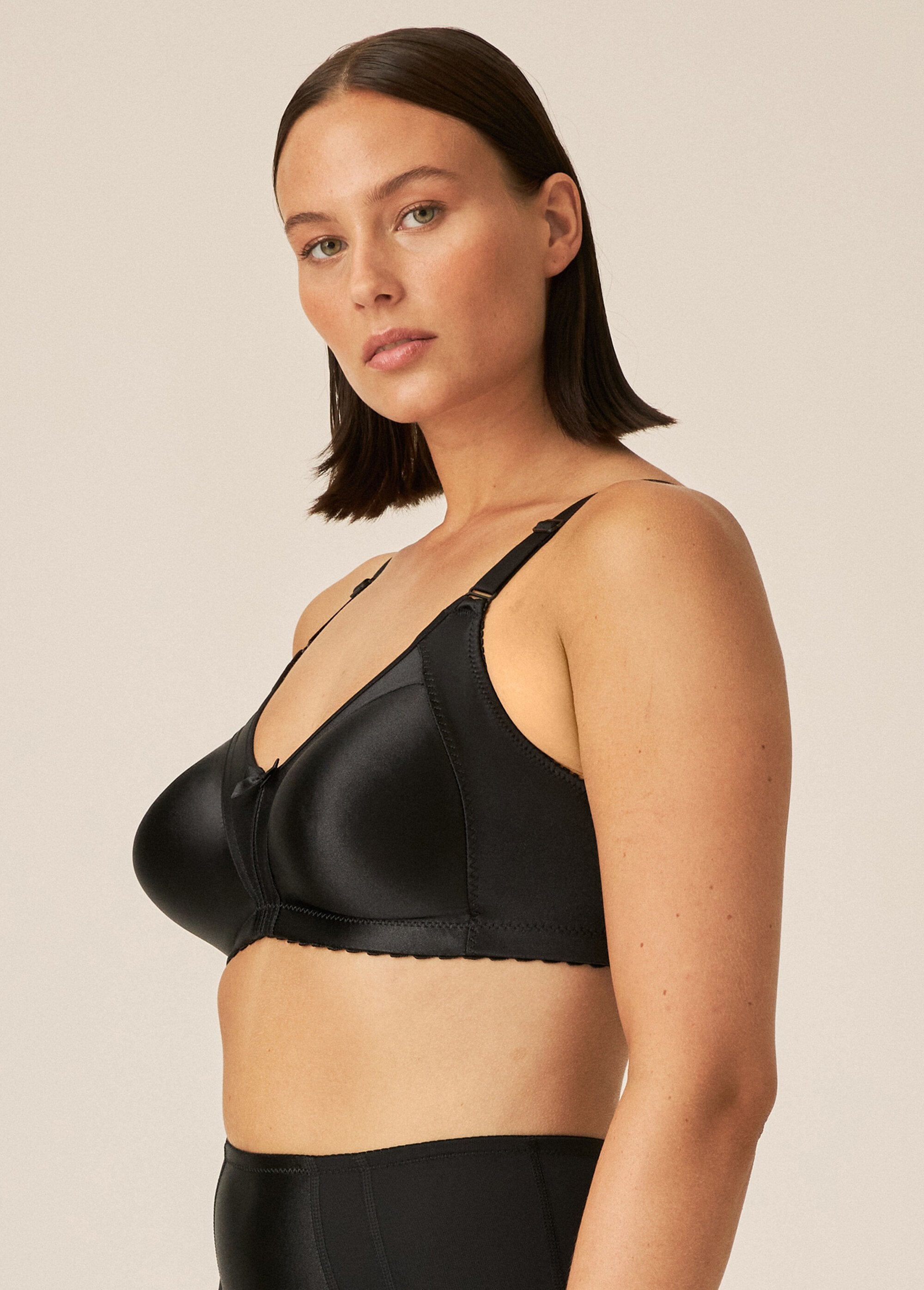 Non-wired_minimizer_bra_Black_DR1_slim