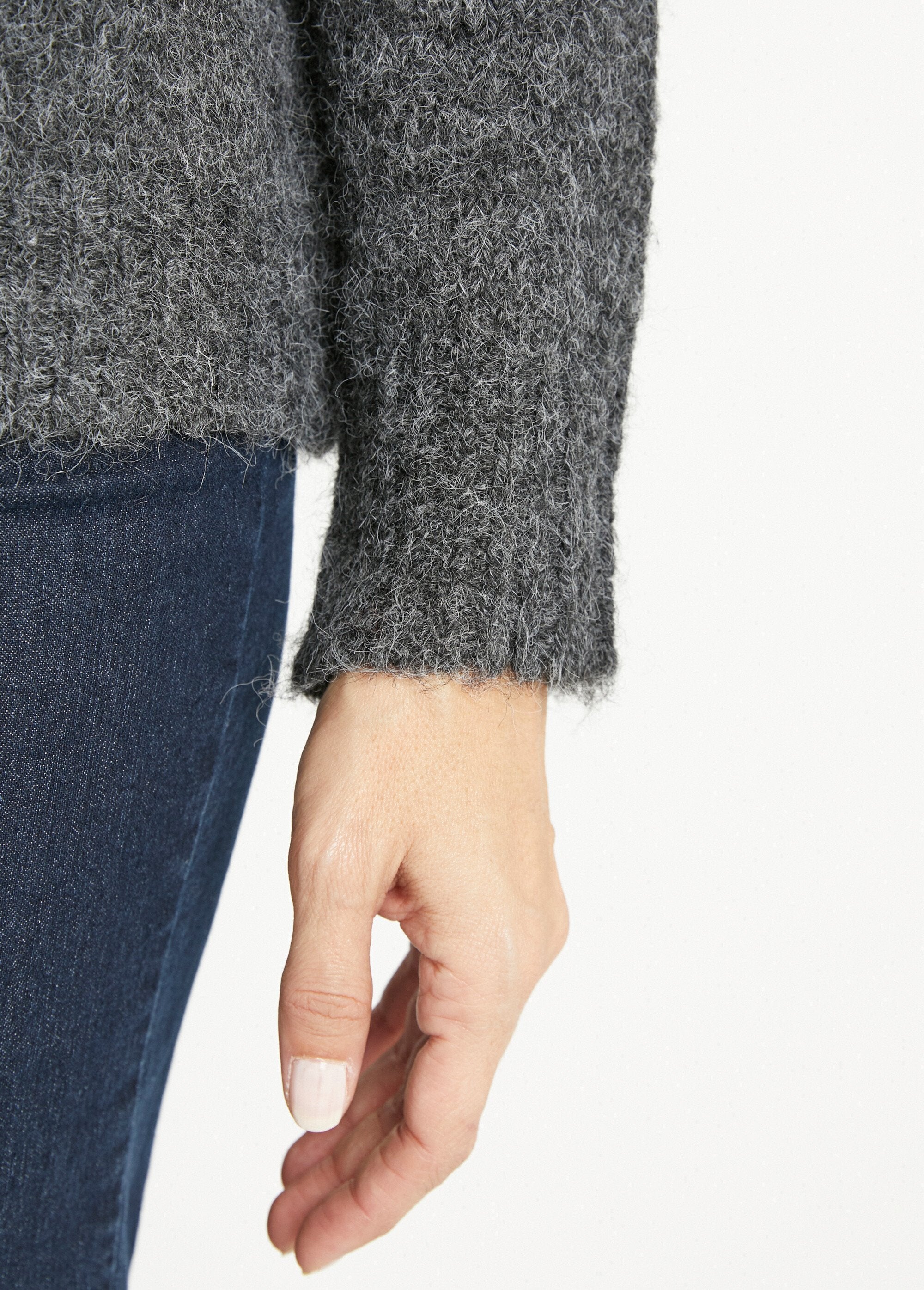 Warm_two-tone_V-neck_sweater_with_sequins_Gray_DE2_slim