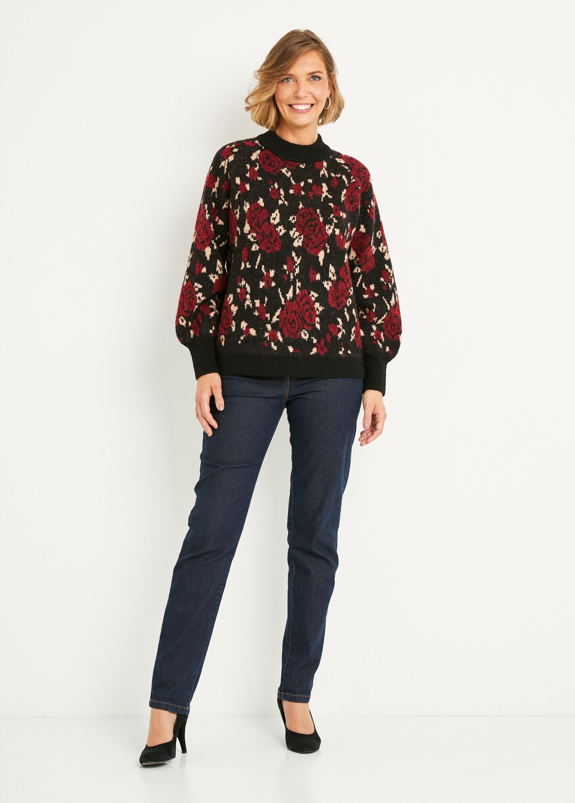 Warm_raglan_collar_floral_jacquard_sweater_Black_and_red_SF1_slim