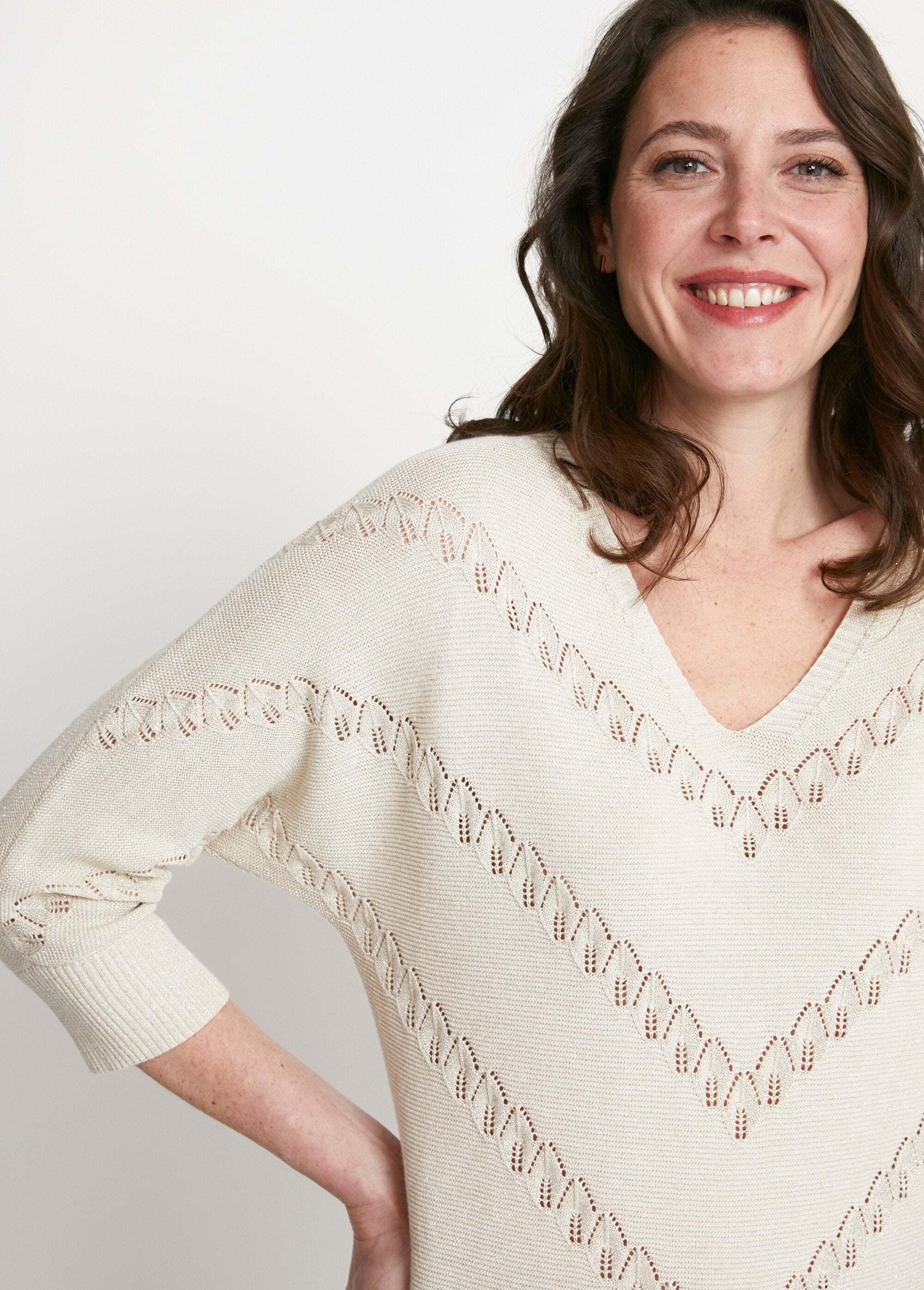 Openwork_fancy_shiny_knit_sweater_Beige_DE1_slim