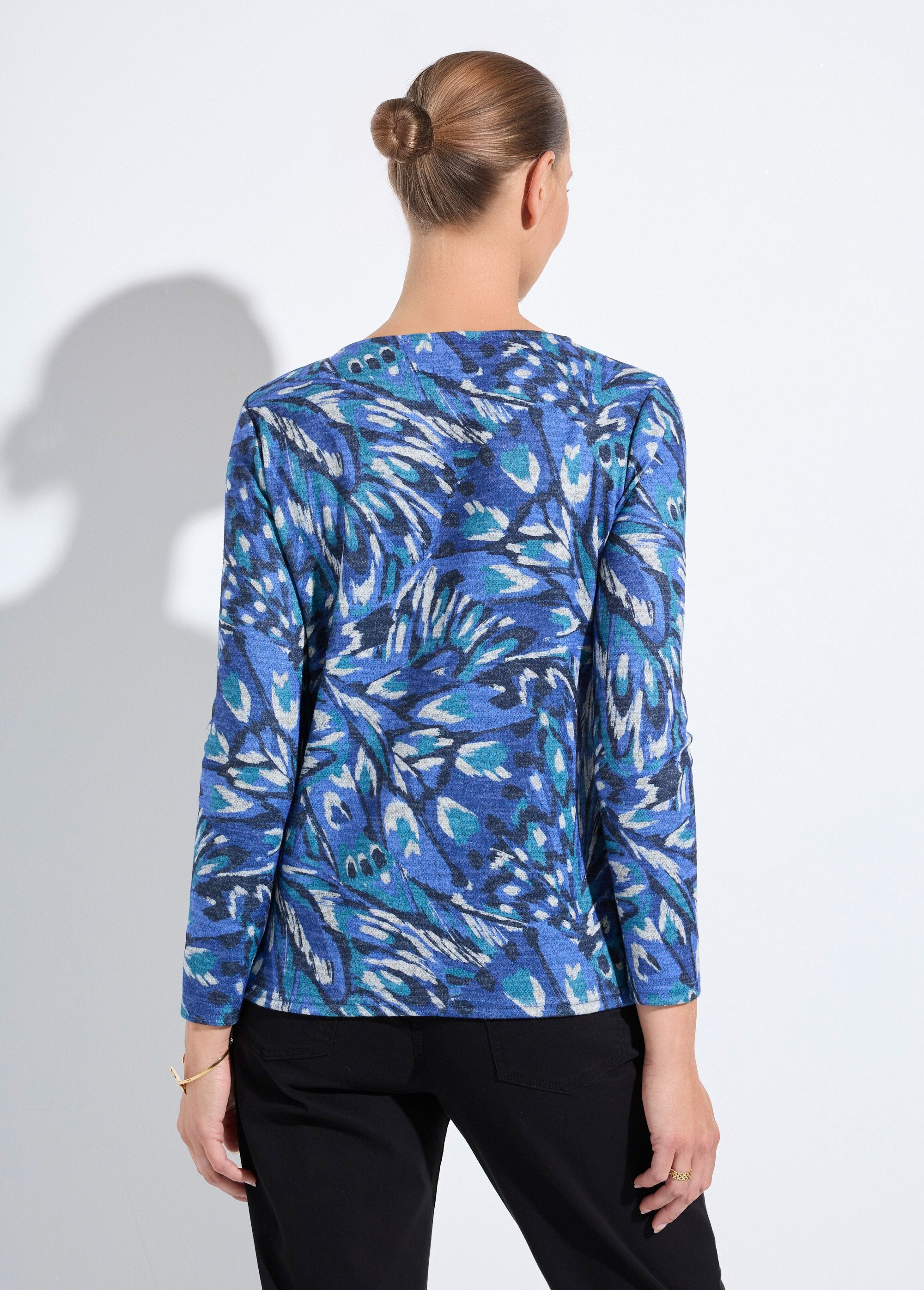 Warm_round_neck_printed_T-shirt_Blue_print_DO1_slim