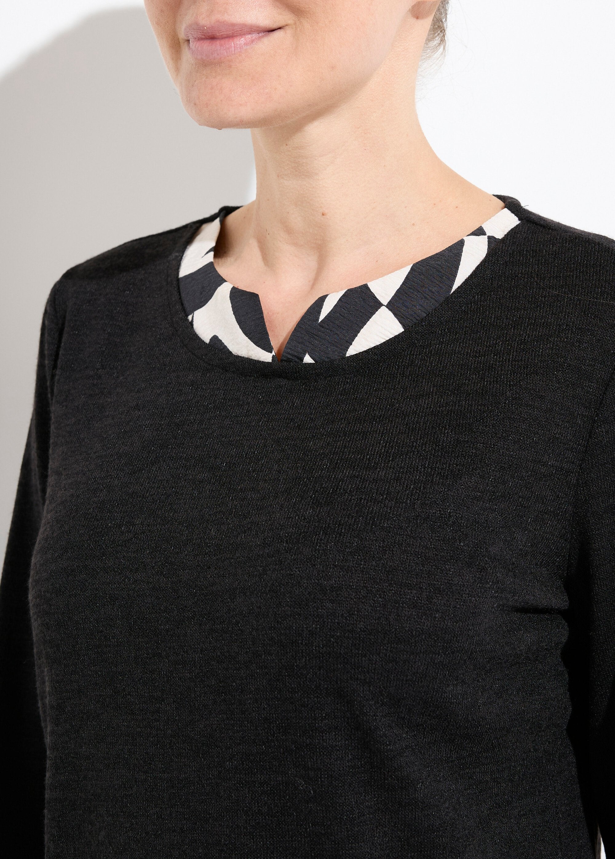 Warm_2-in-1_effect_long-sleeved_T-shirt_Black_DE1_slim