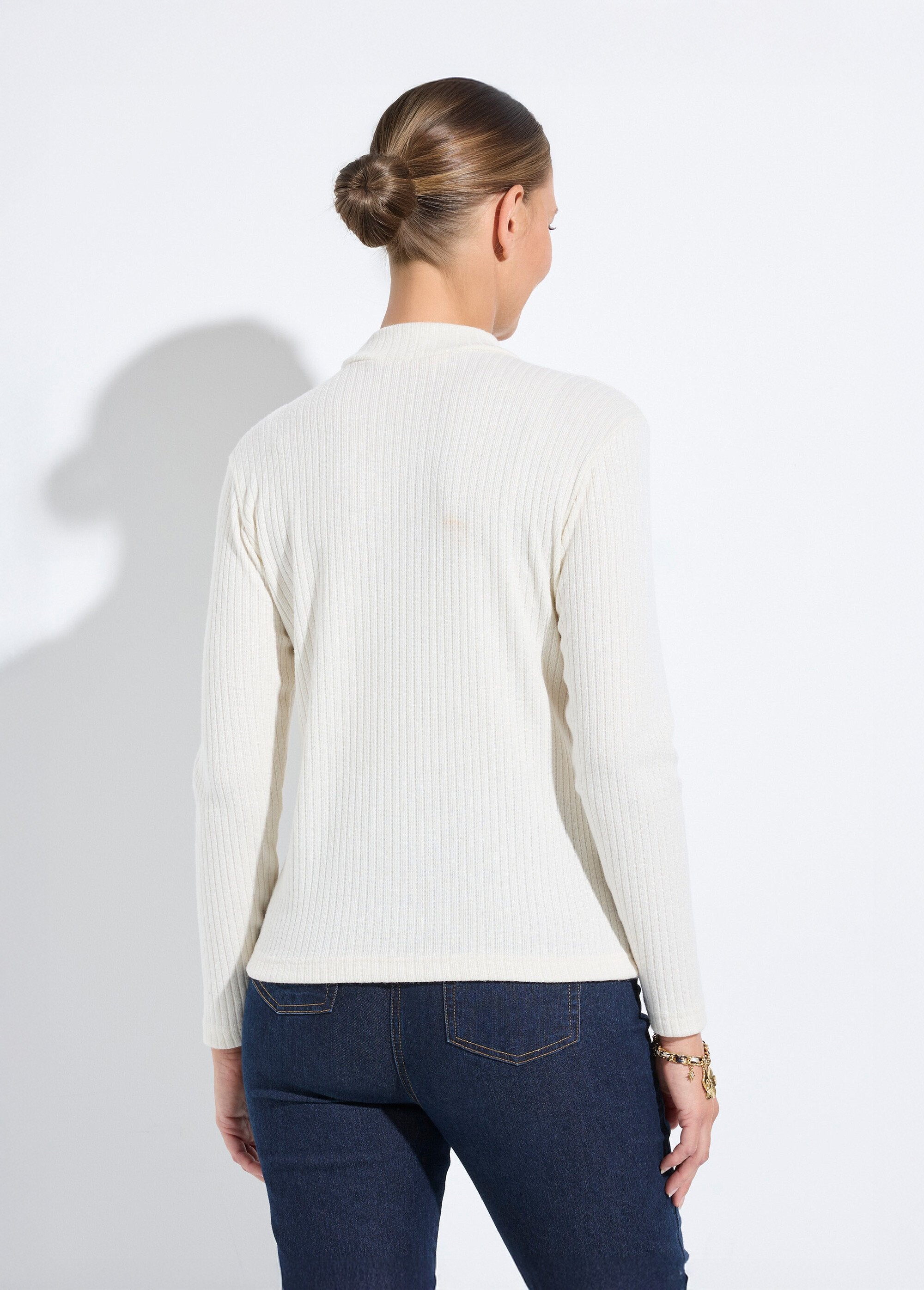 Ribbed_knit_long-sleeved_high-neck_T-shirt_Ecru_DO1_slim