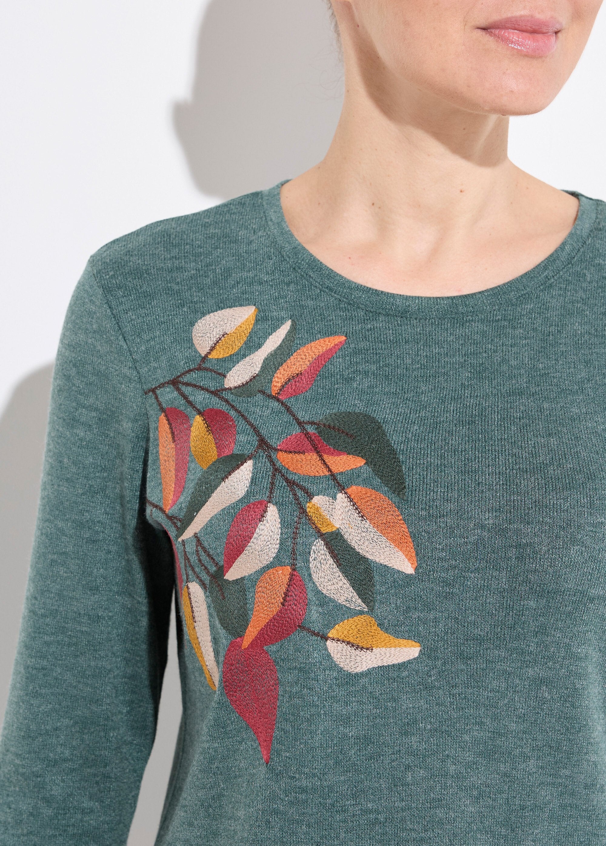 Plain_embroidered_round_neck_long_sleeve_T-shirt_Green_DE1_slim