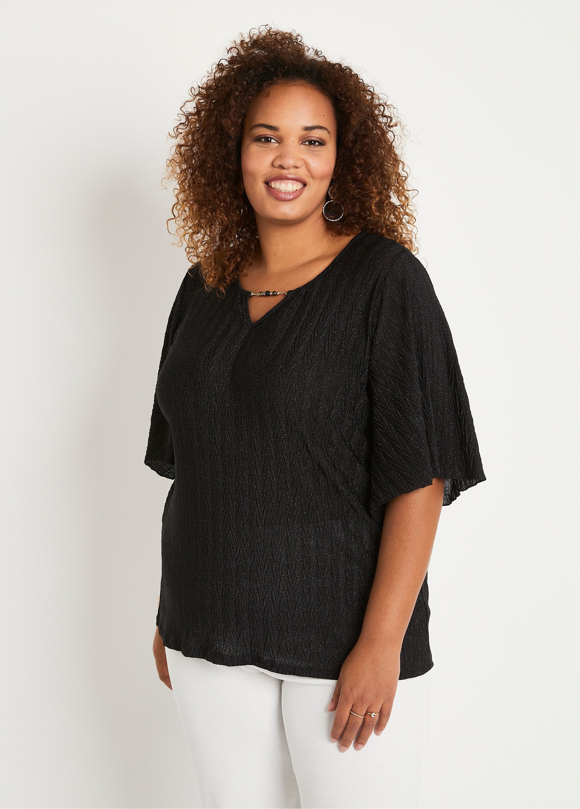 Glittery_short-sleeve_wide_t-shirt_Black_FA1_curvy