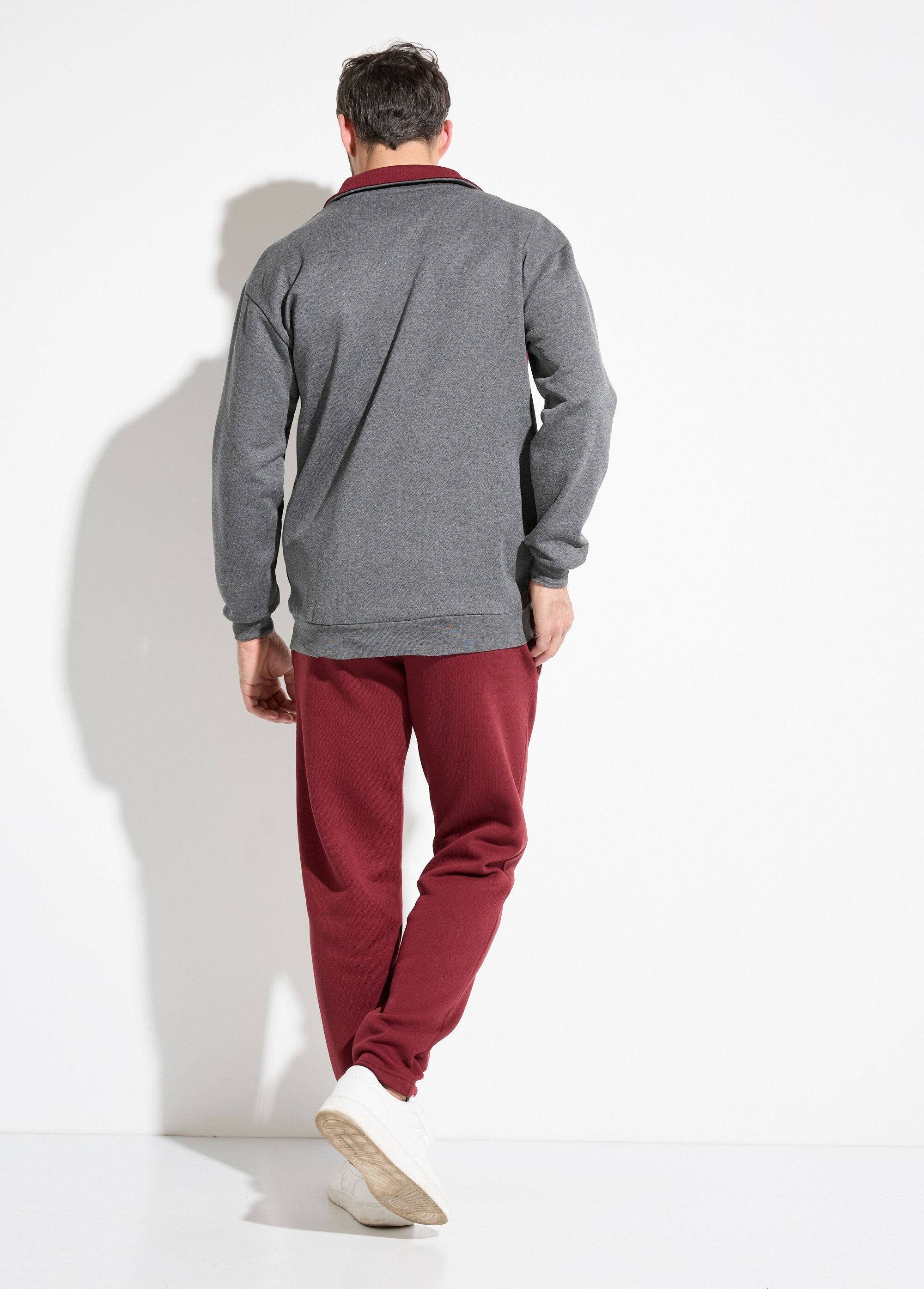 Two-tone_cotton_fleece_zip-up_lounge_jacket_Anthracite_and_burgundy_DO1_slim