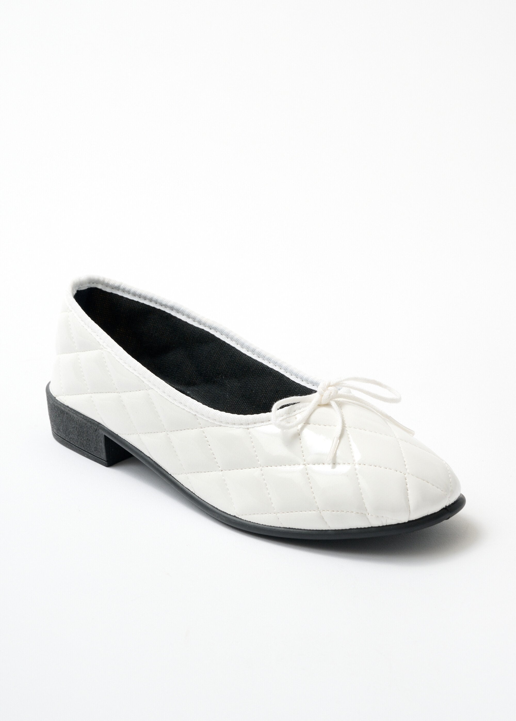 Standard_width_vegan_ballerinas_White_FA1_slim