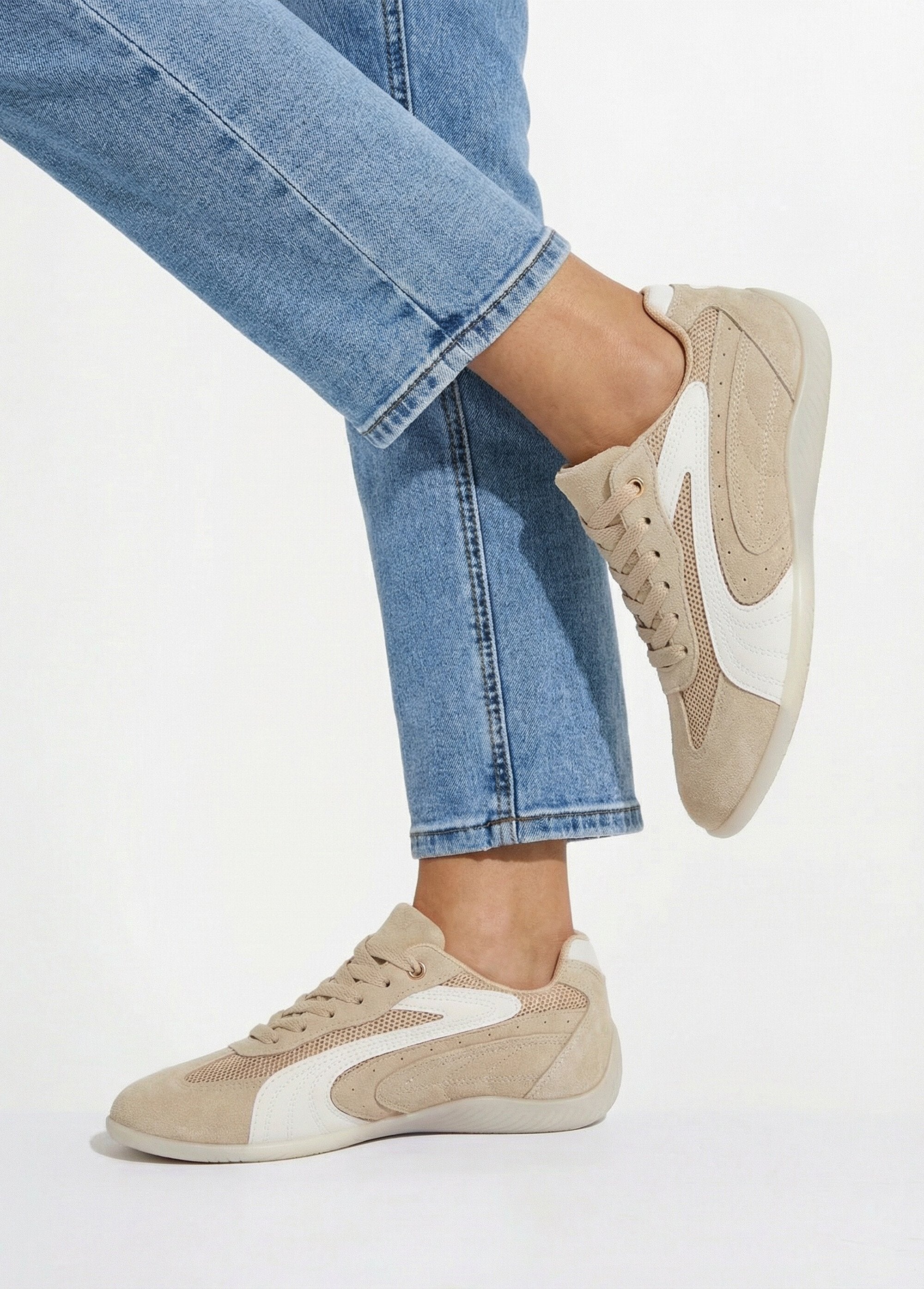 Two-tone,_two-material_lace-up_sneakers_Mole_SF1_slim