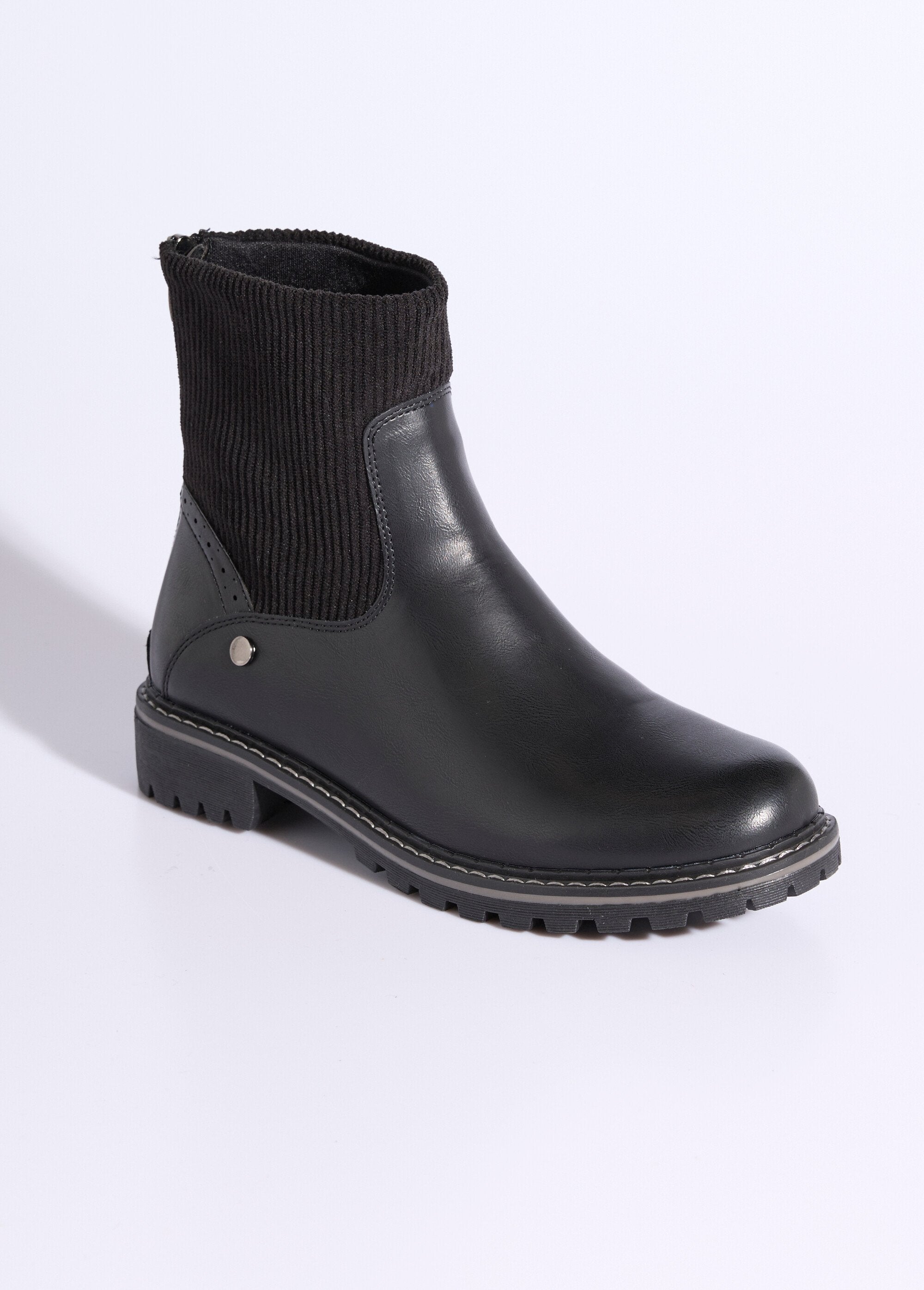Camargue_boots_with_velvet_insert_Black_FA1_slim