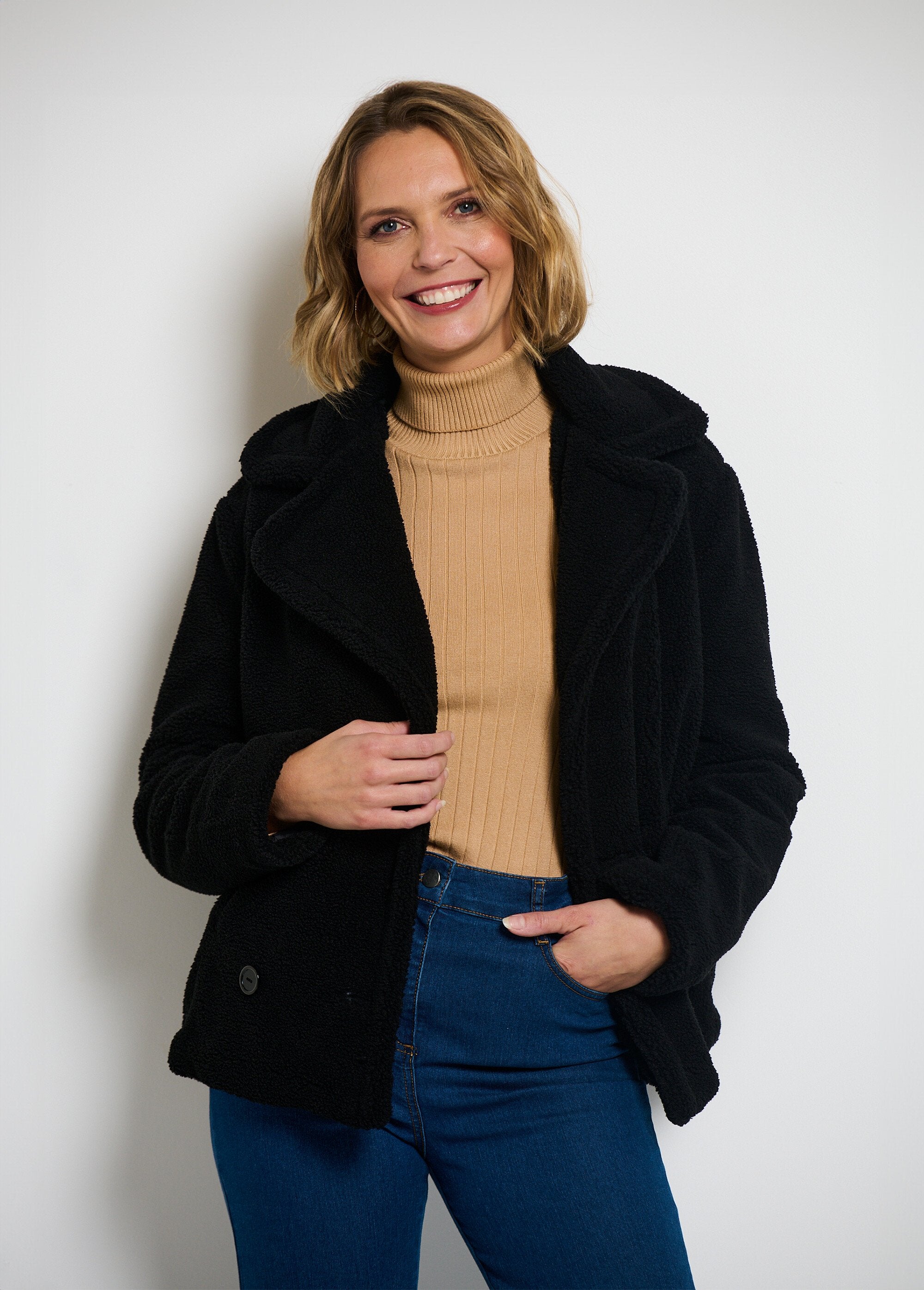 Warm_short_pea_coat_with_a_plush_effect_Black_FA1_slim