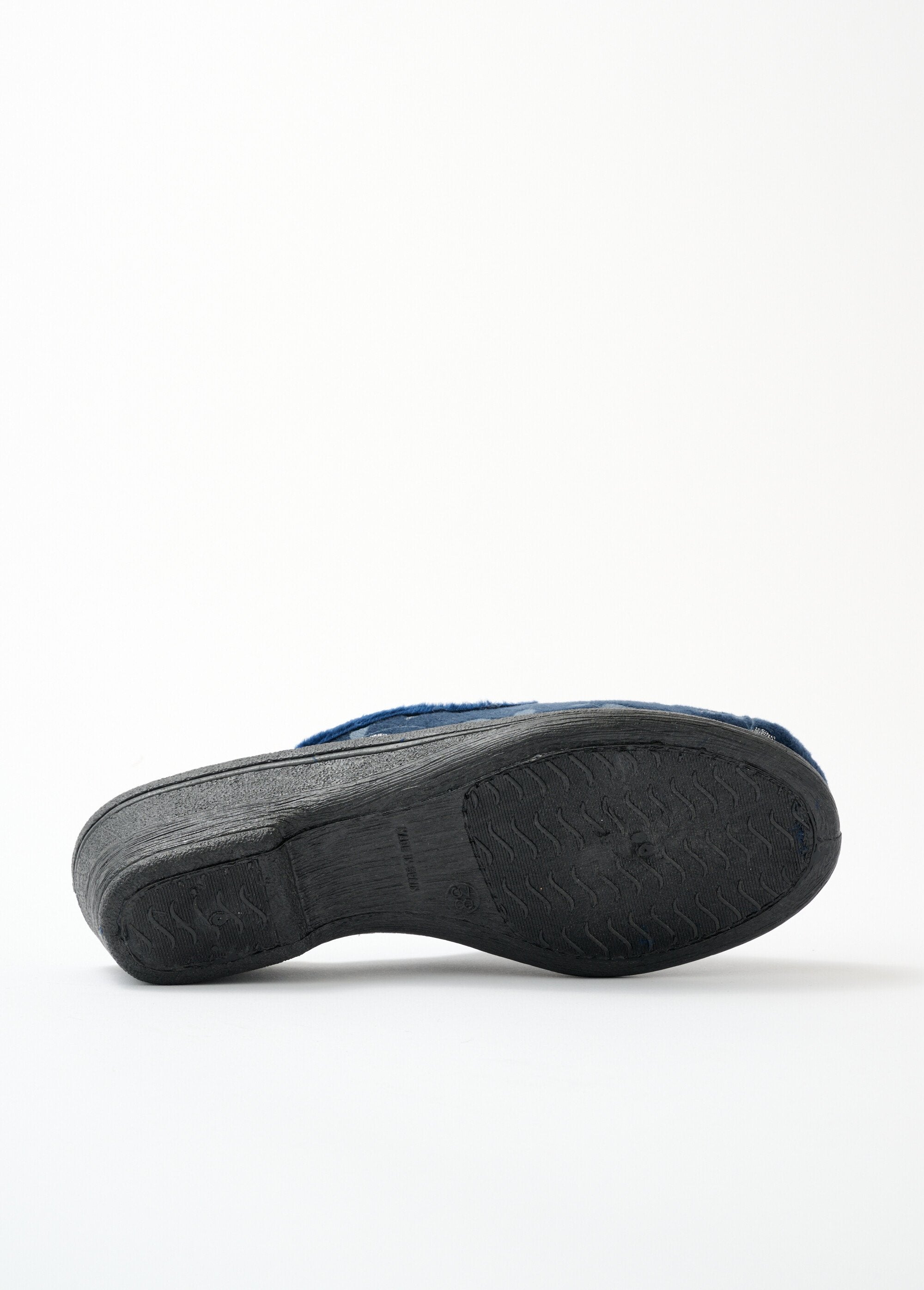 Wedge_mule_slipper_with_compensated_comfort_Marine_UN1_slim