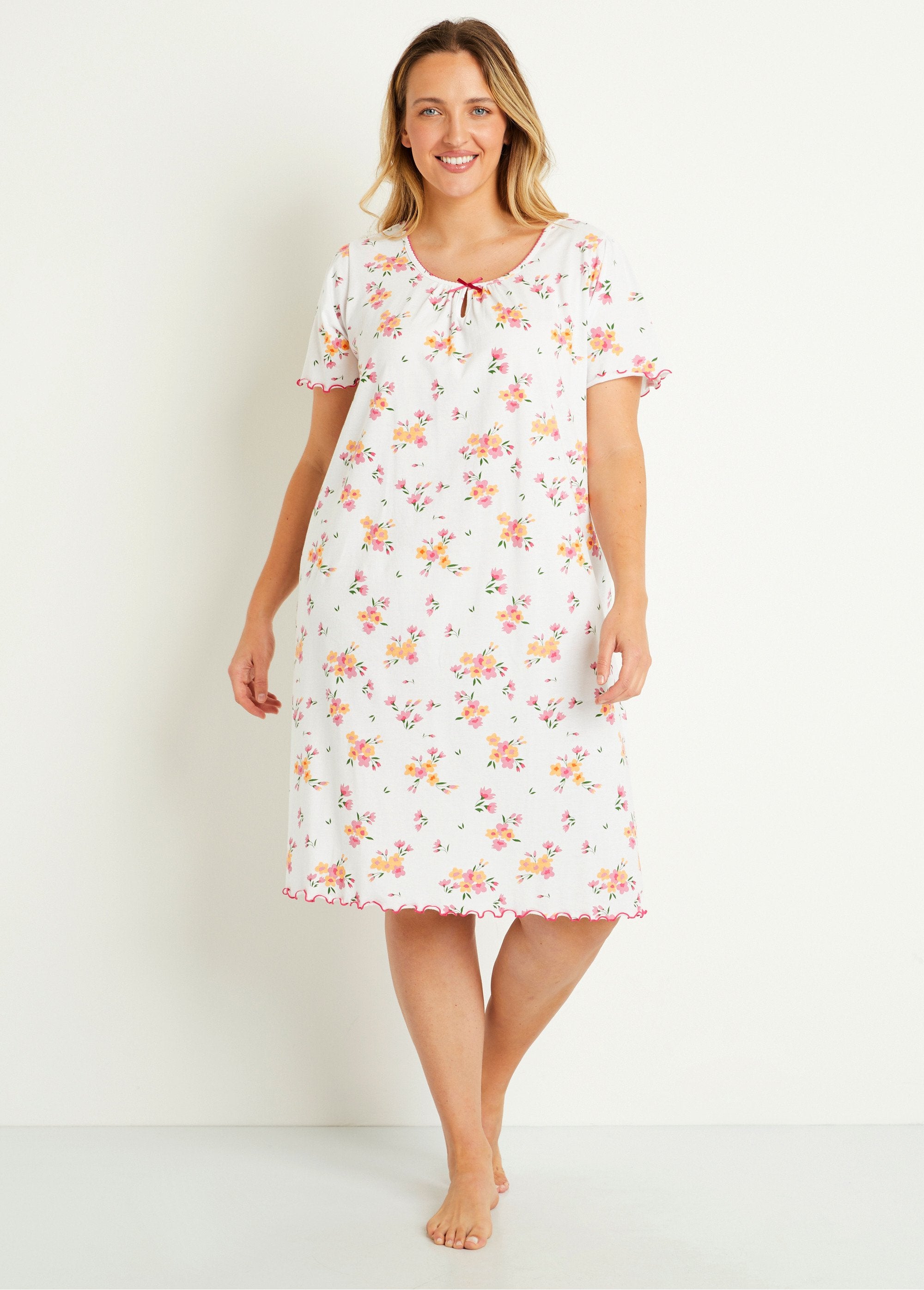 Short-sleeved_cotton_nightgown_Pink_and_peach_FA1_curvy