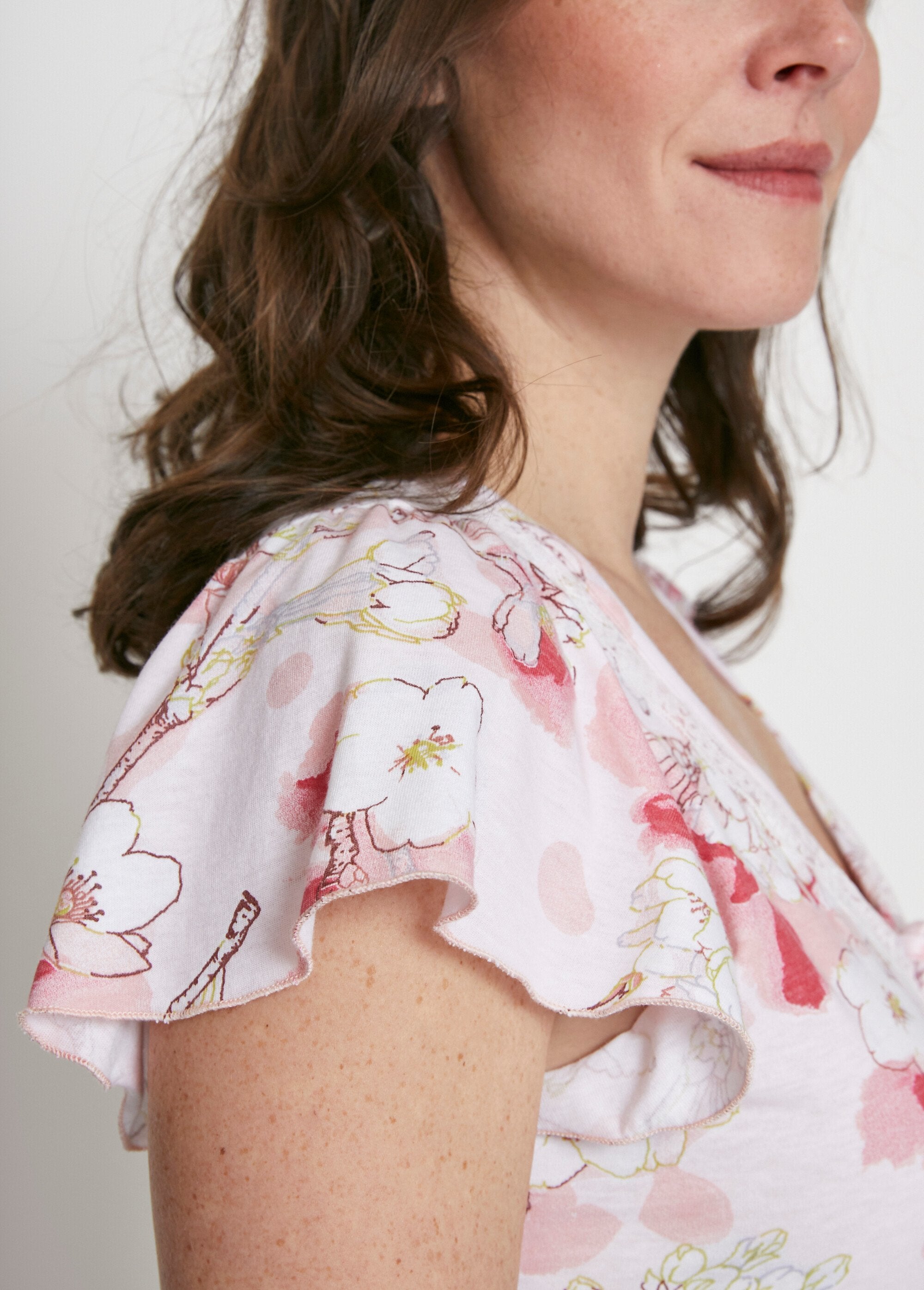 Mid-length_short-sleeved_nightgown_Pink_print_DE4_slim