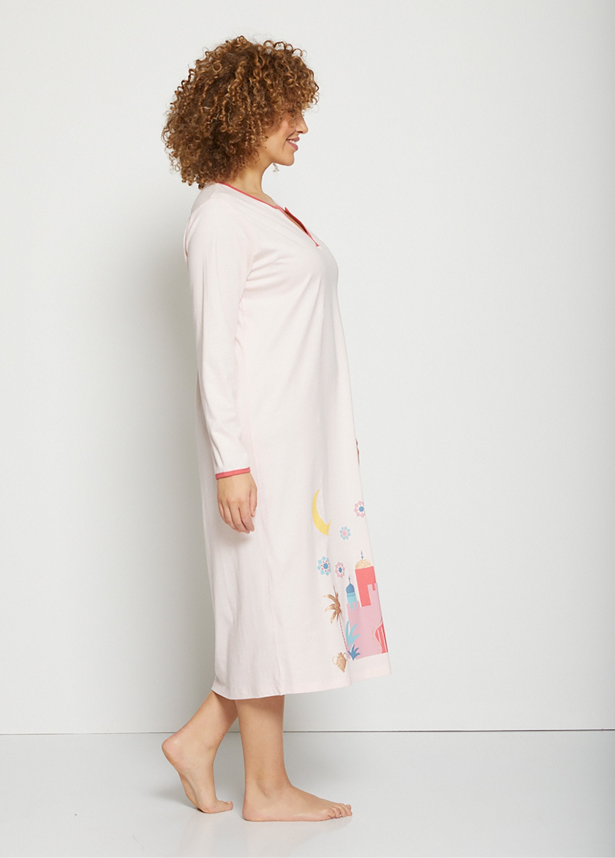 Mid-length_t-shirt_nightgown_Pink_DR1_curvy