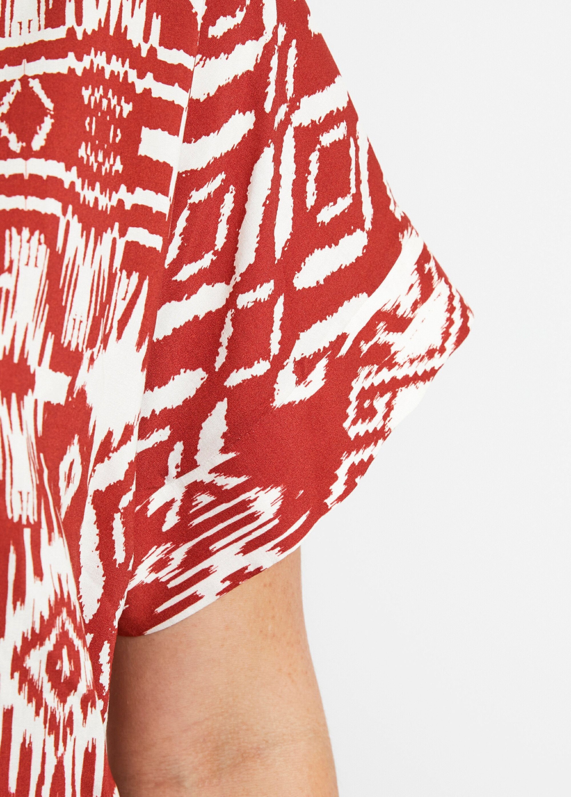 Short_sleeve_printed_blouse_Terracotta_print_DE2_slim