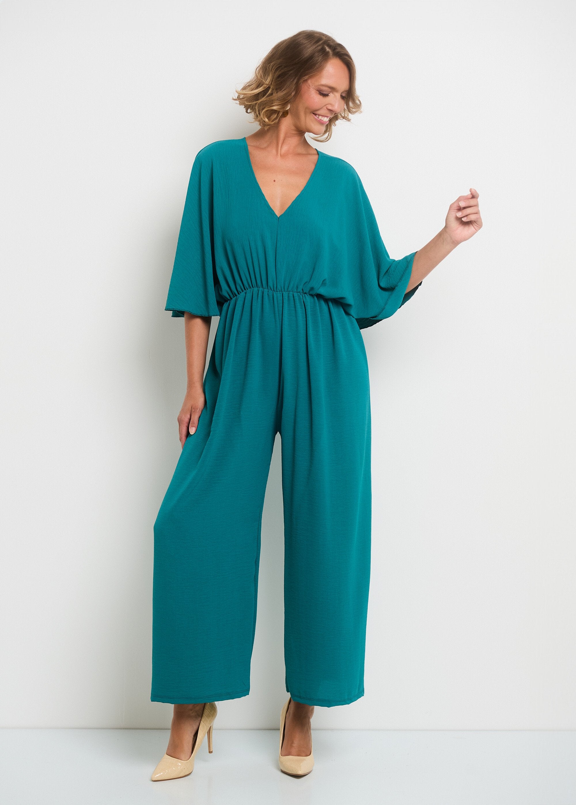 Fluid_V-neck_jumpsuit_with_tie_back_Emerald_FA1_slim