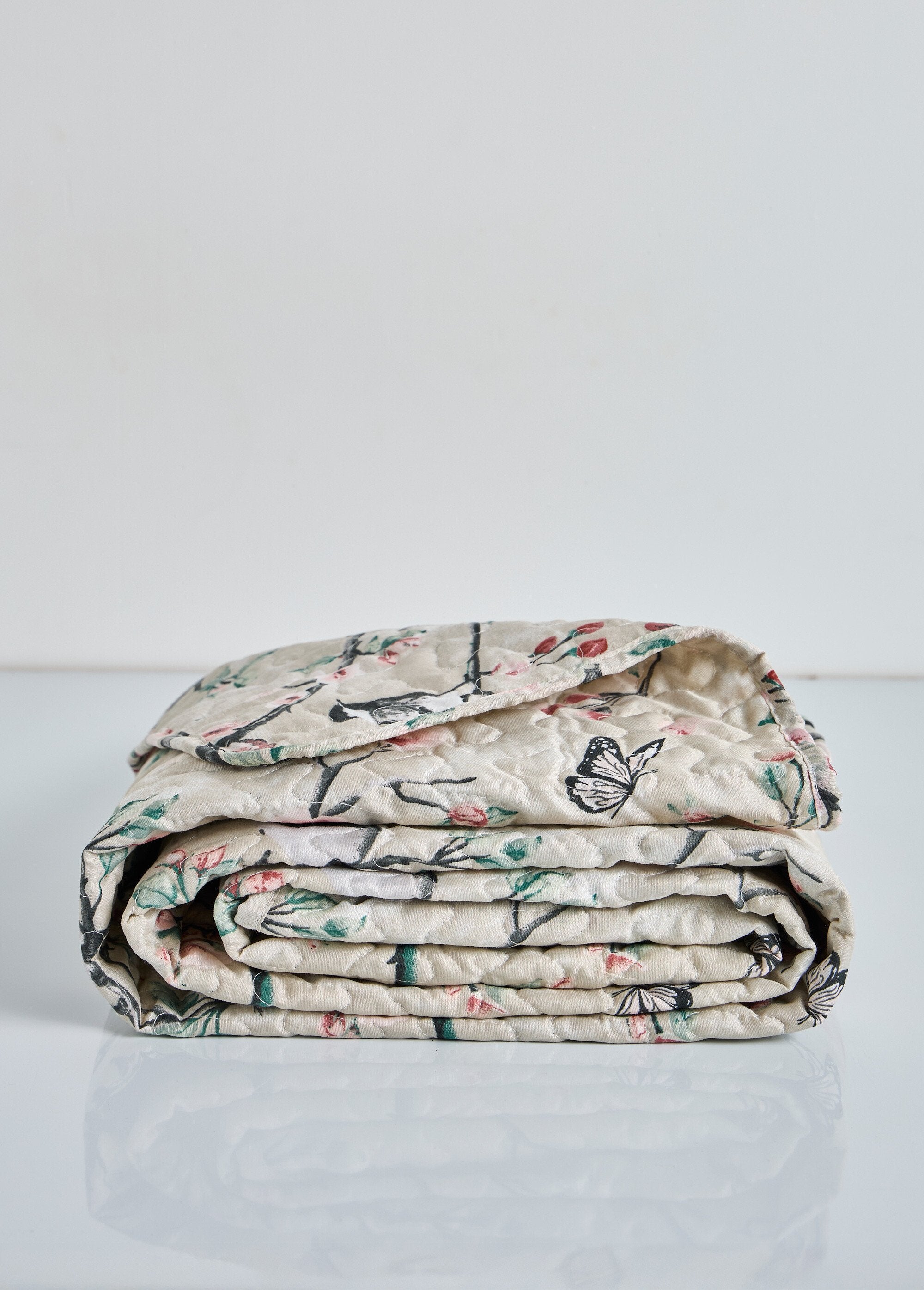 Bedspread_set_220x200cm_+_2_pillowcases_50x70cm_Beige_and_flowers_FA1_slim