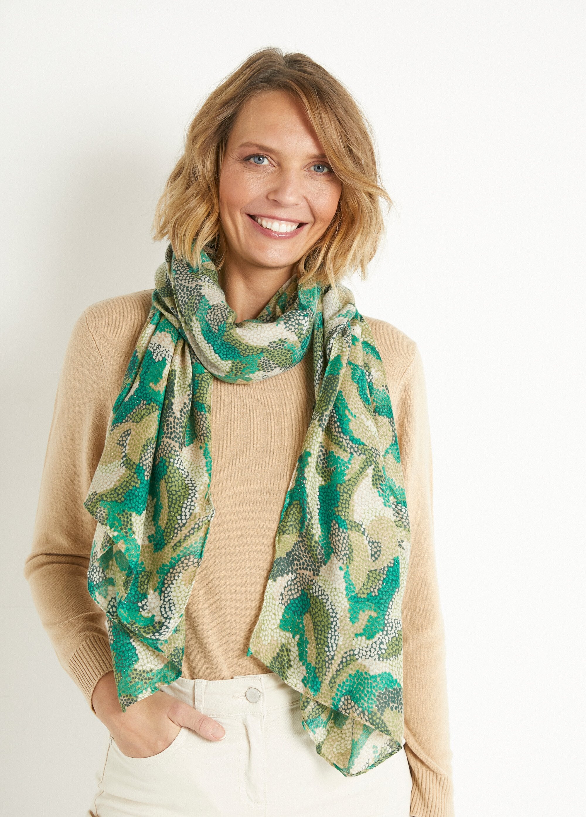 Glitter_pattern_printed_scarf_Green_FA1_slim