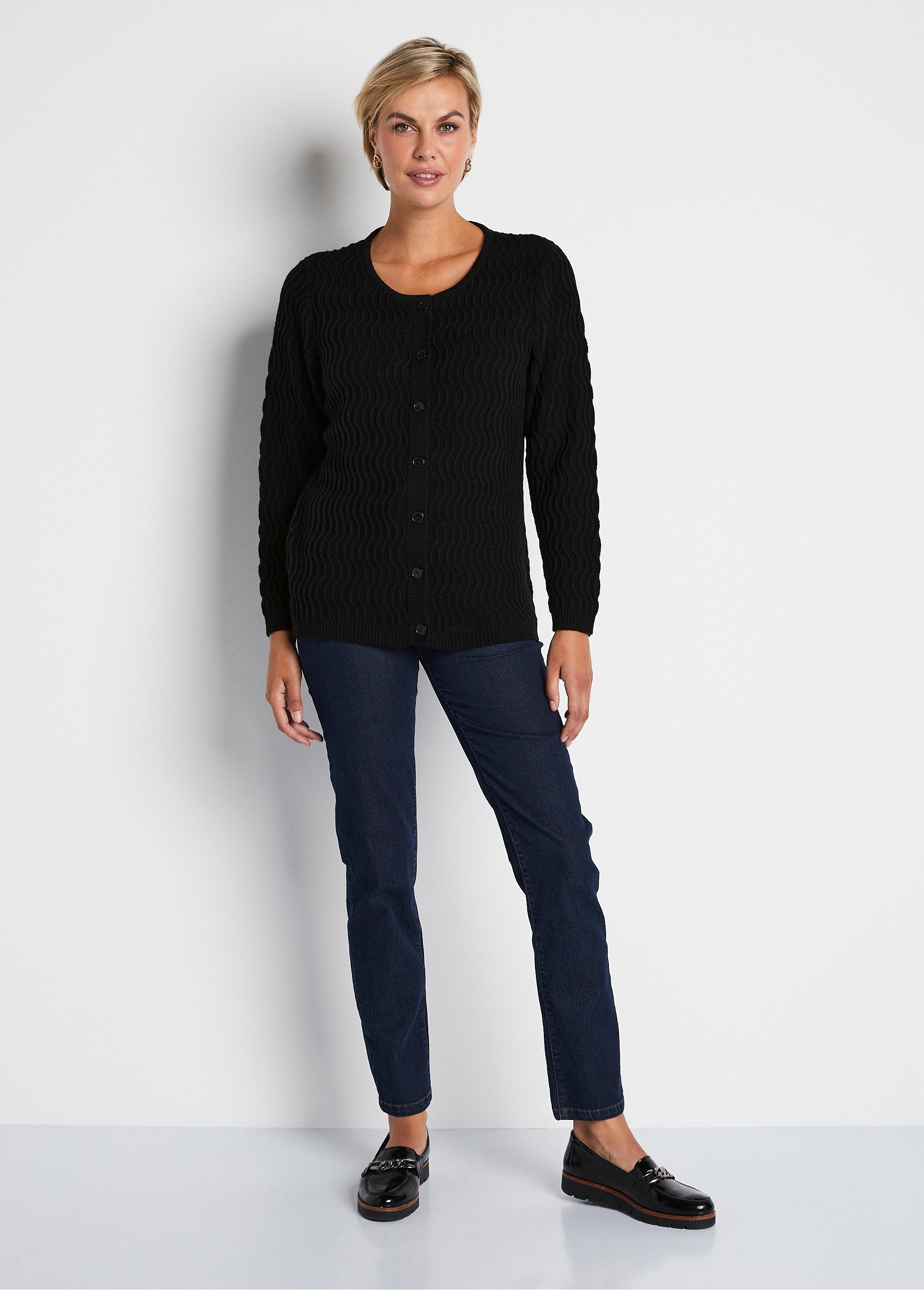 Short_fancy_knit_buttoned_cardigan_Black_SF1_slim