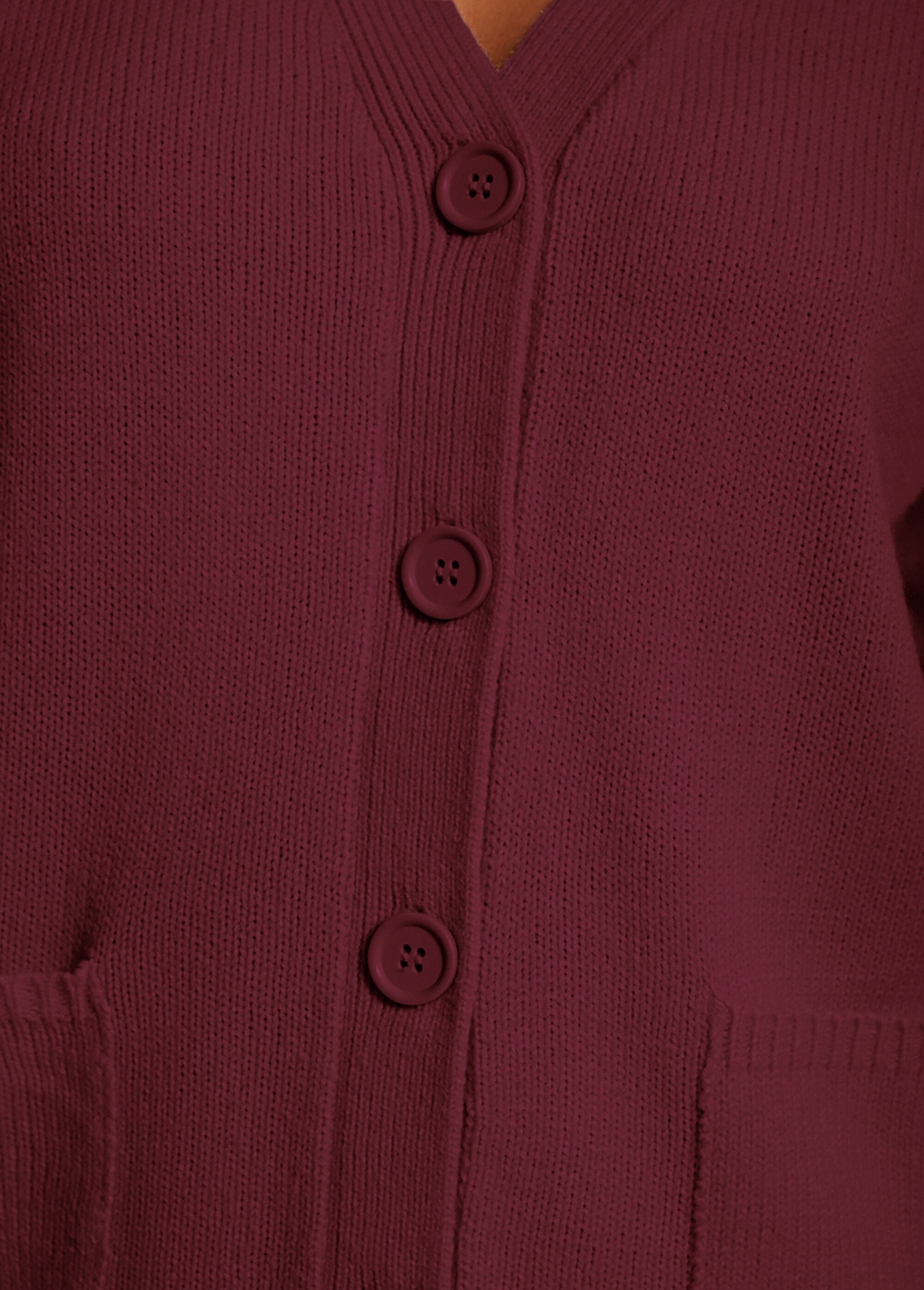 Thick_knit_buttoned_cardigan_Plum_DE1_slim