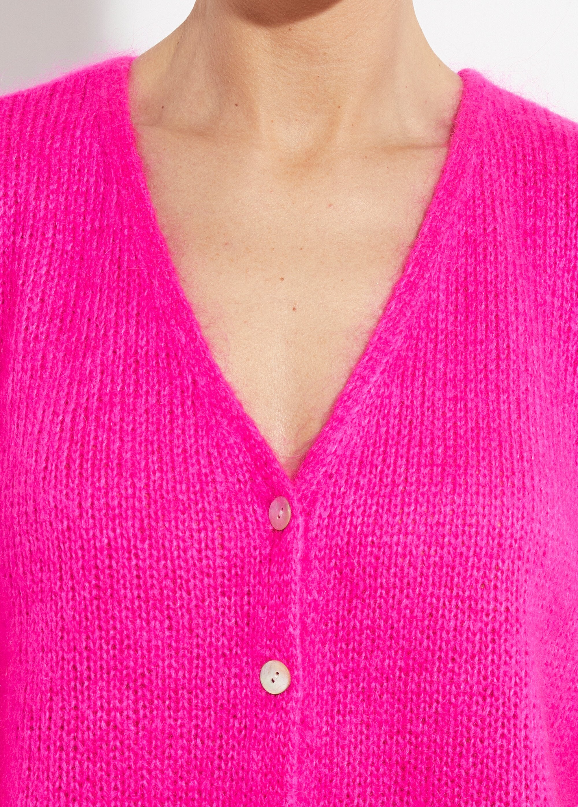 Gilet_chaud_col_V_en_maille_mohair_Rose_fuchsia_DE2_slim