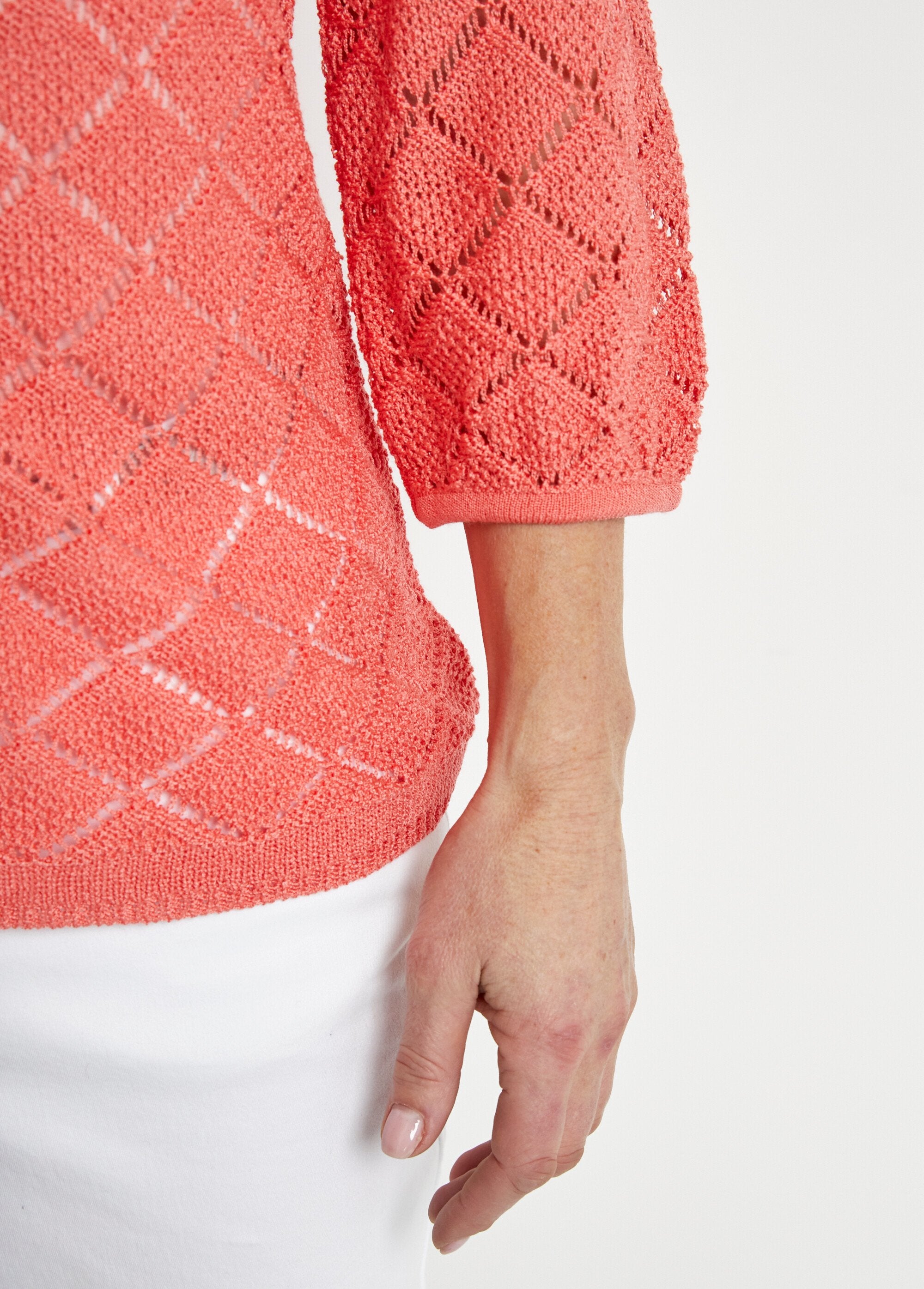 Short_buttoned_V-neck_openwork_cardigan_Coral_DE3_slim