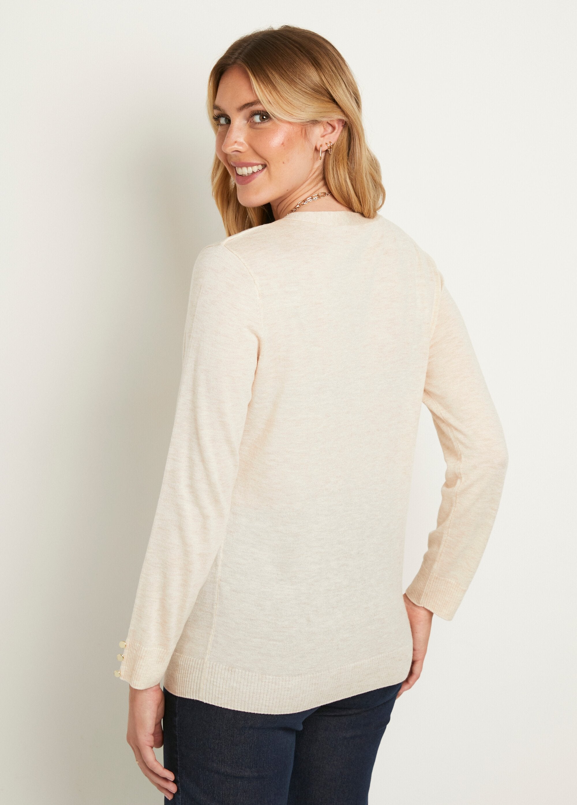 Fine_V-neck_buttoned_cardigan_in_plain_jersey_with_merino_wool_String_DO1_slim