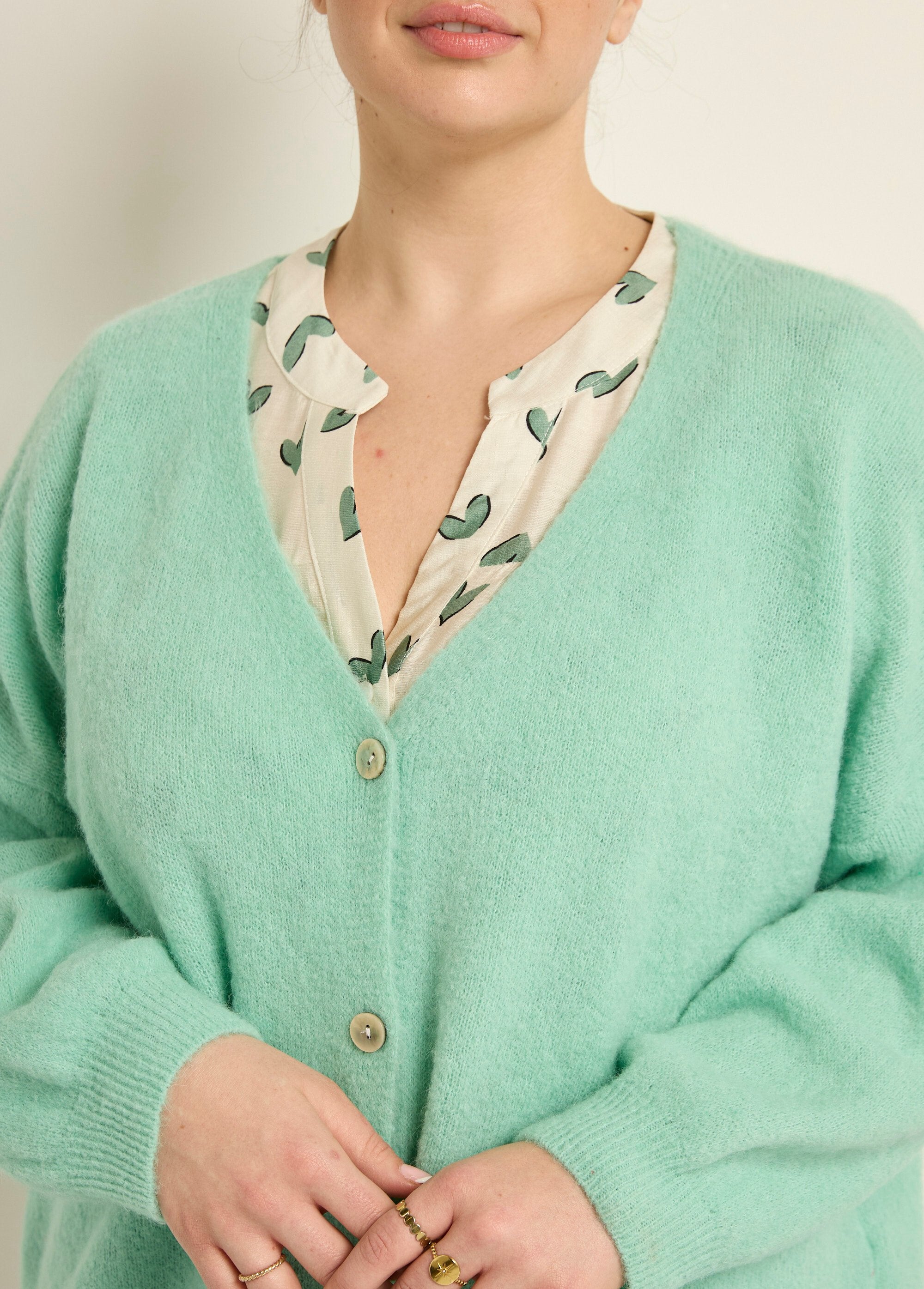 Alpaca_knit_cardigan,_V-neck_water_green_DE1_curvy