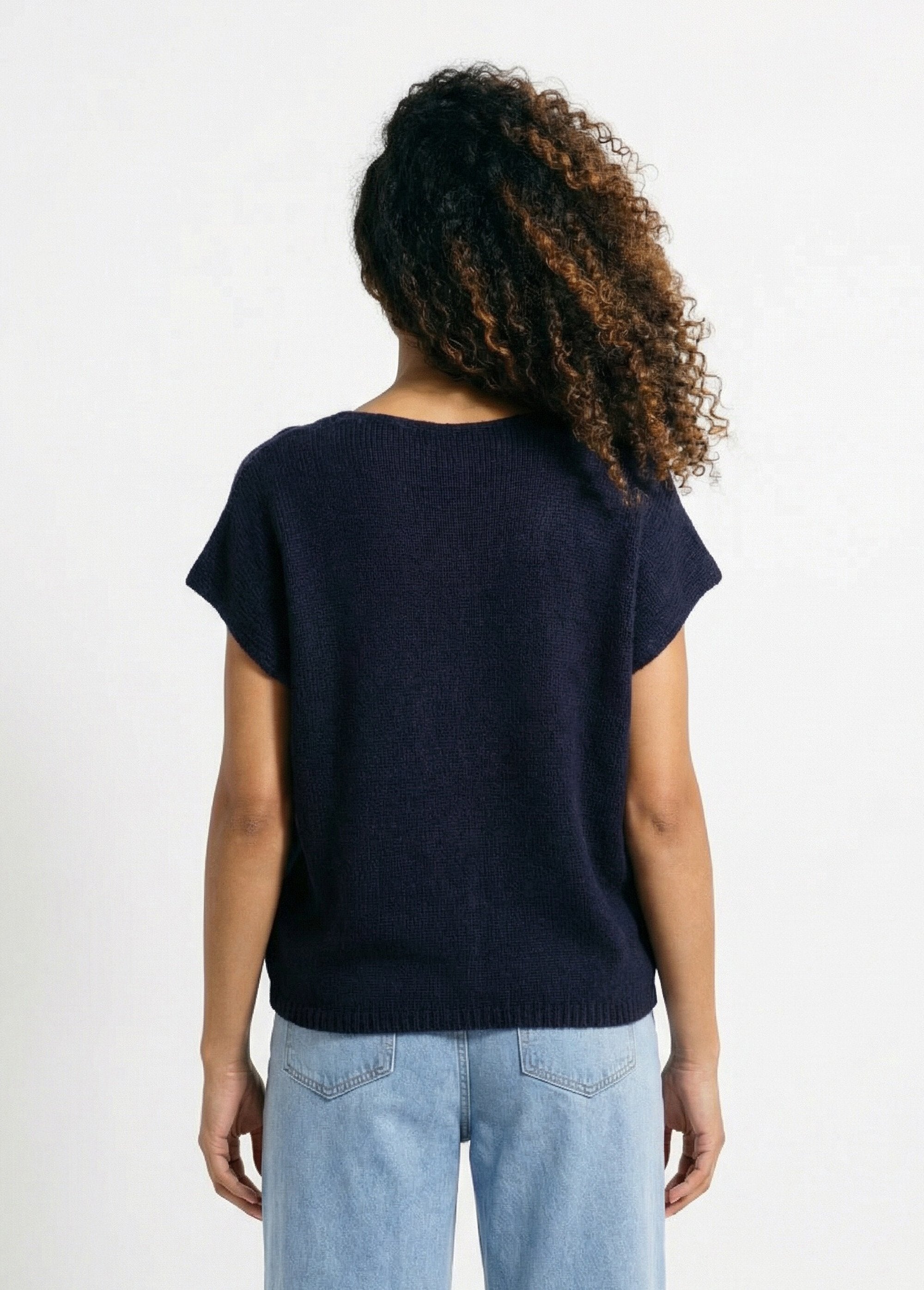 Short-sleeved_vest_with_metallic_buttons_Marine_DO1_slim