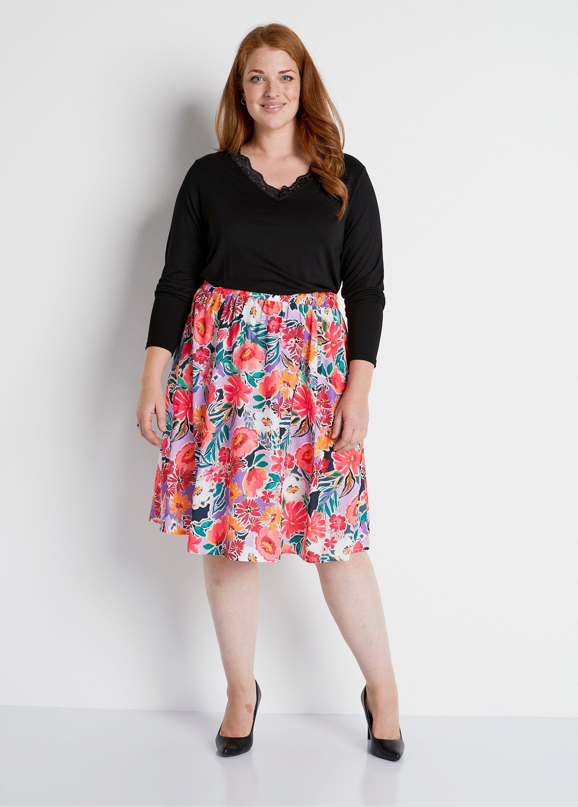 Short_flared_floral_print_skirt_Orange_print_SF1_curvy