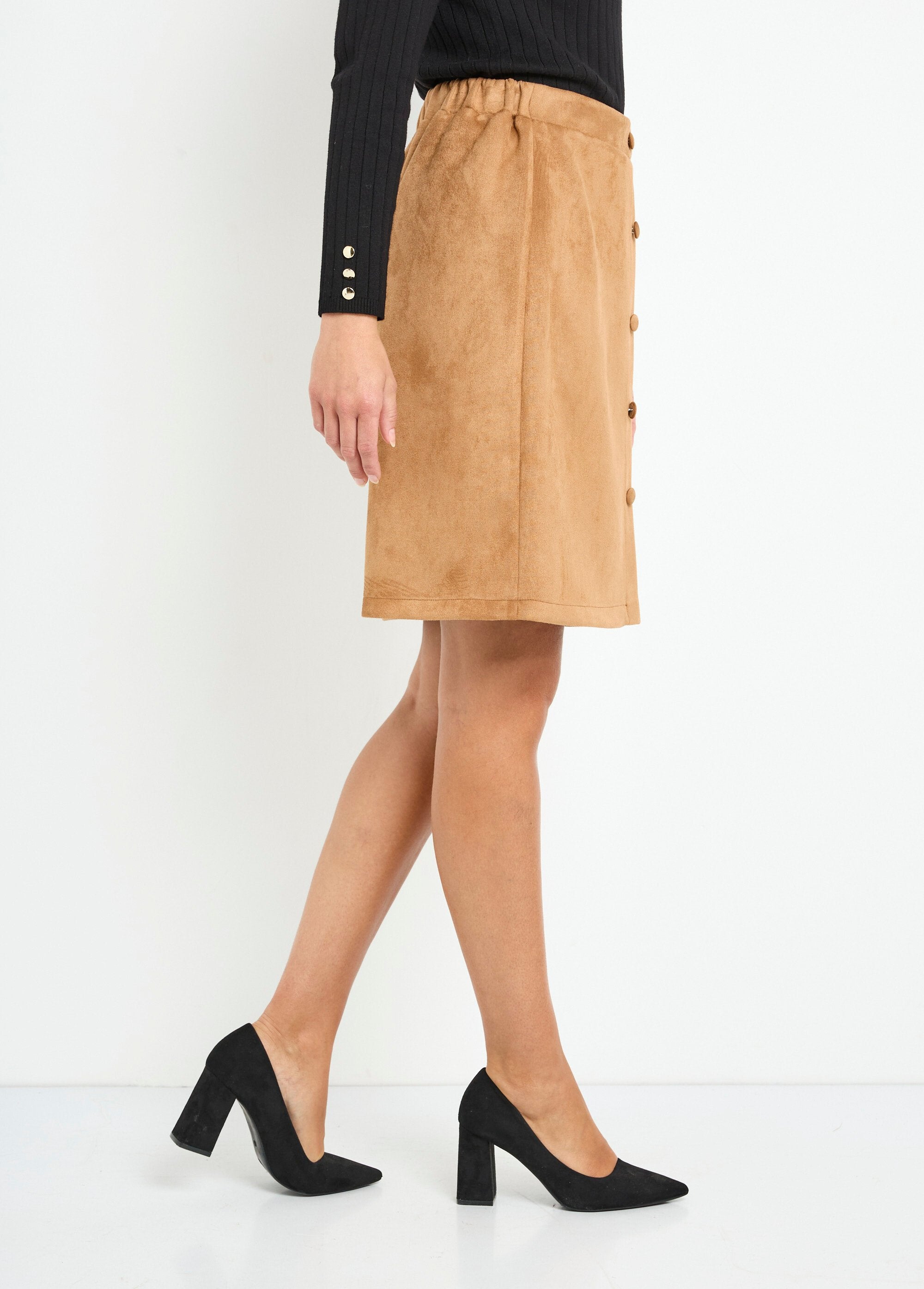 Short_straight_skirt_in_suede-effect_buttoned_fabric_camel_DR1_slim