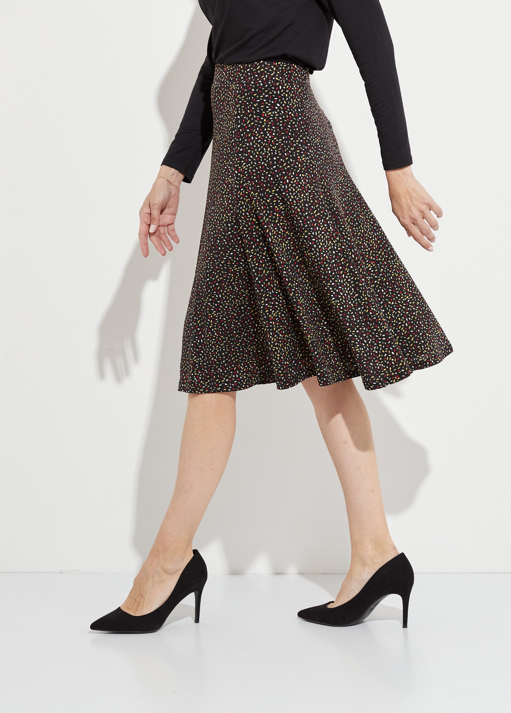 Printed_knit_flared_skirt_with_elasticated_waistband_Black_and_red_DR1_slim