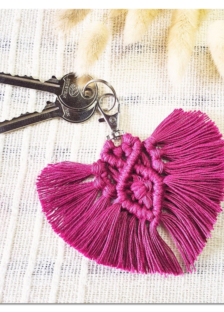 Macrame_keychain_kit_''heart''_White_DR1_slim