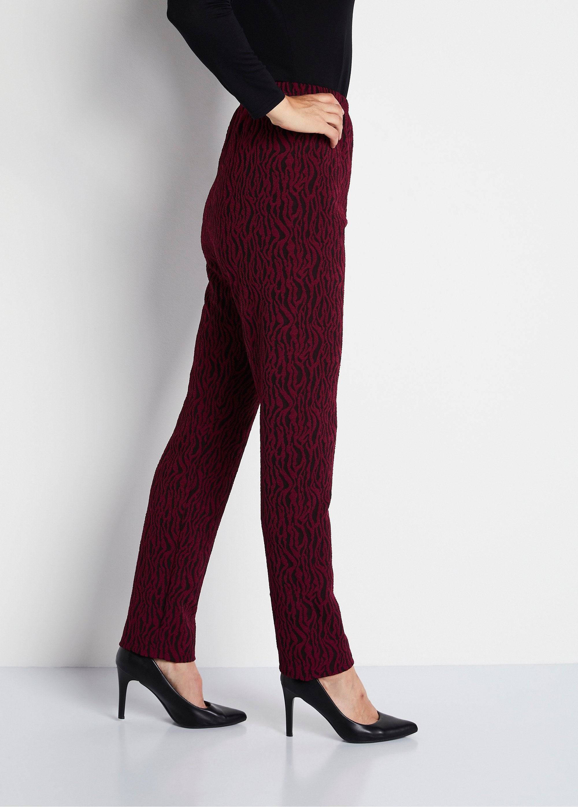 Jacquard_knit_elasticated_waist_leggings_Burgundy_zebra_DR1_slim