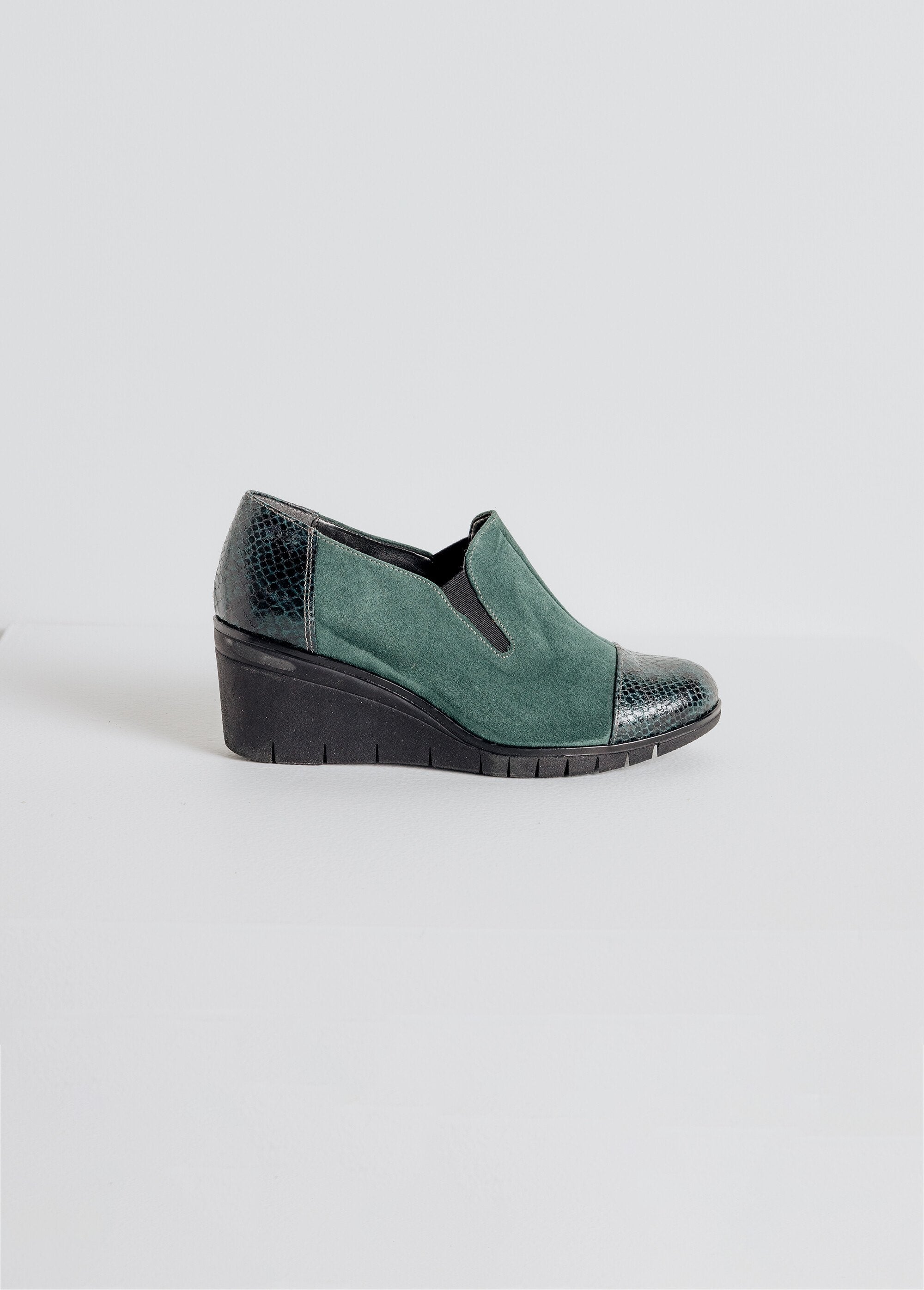 Mocassins_compensés_largeur_confort_élastiqués_Vert_DR1_slim