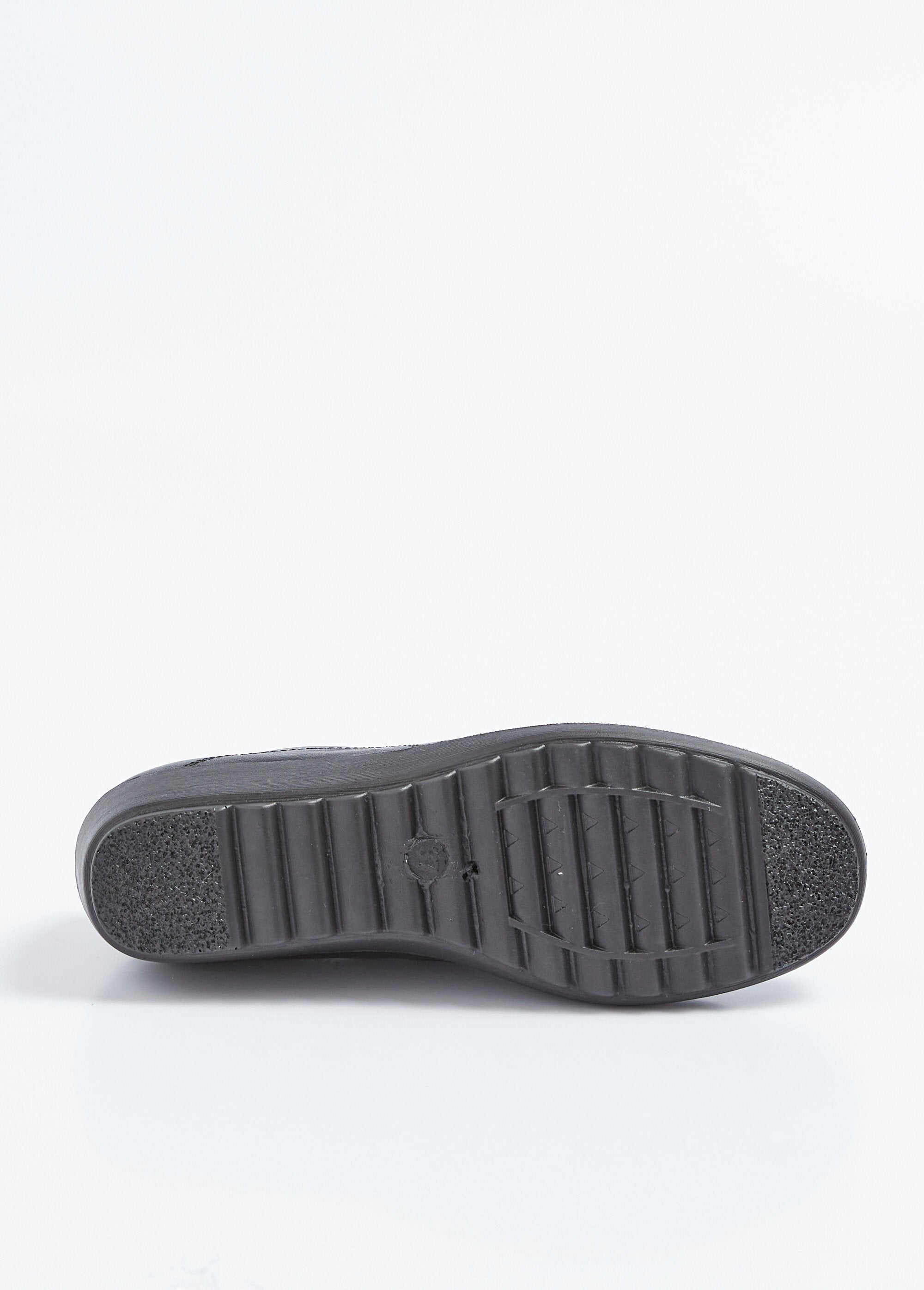Wide_width_elasticated_leather_wedge_loafers_Black_UN1_slim