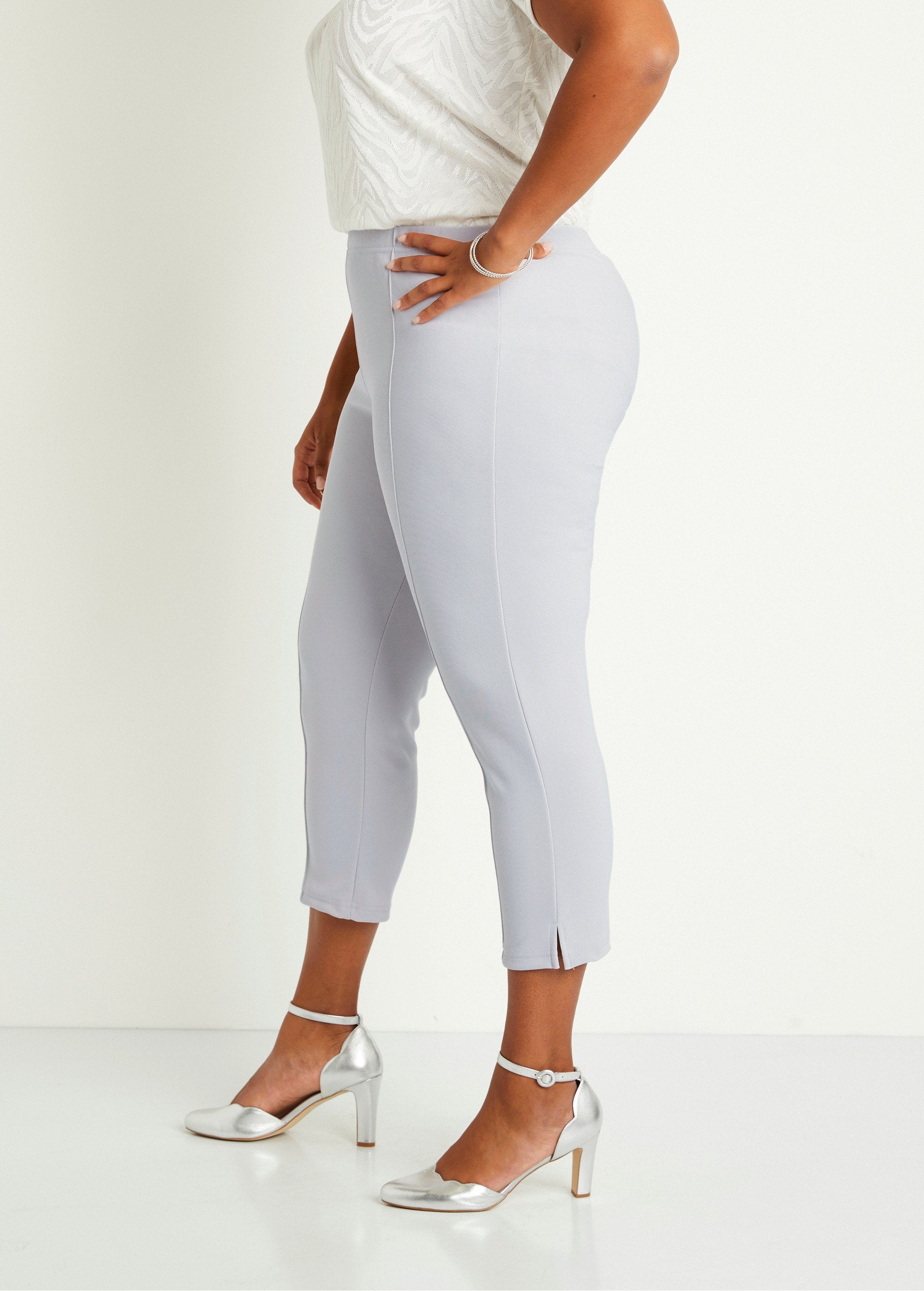 Ribbed_elasticated_waist_cropped_pants_Light_gray_DR1_curvy