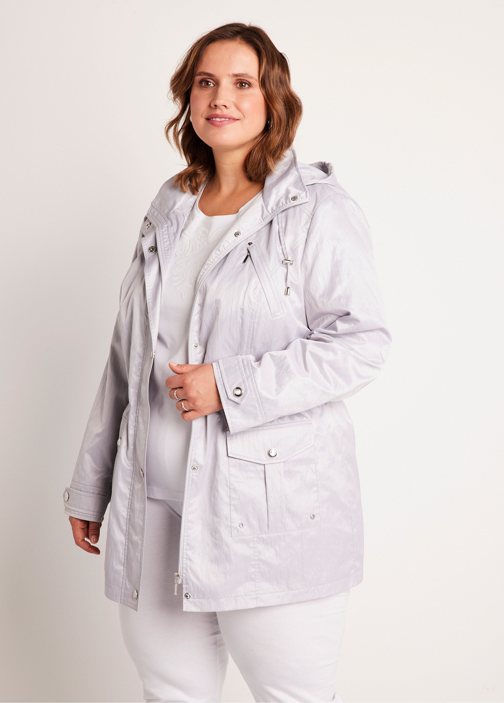 Zippered_and_press-studded_parka_Silver_grey_FA2_curvy