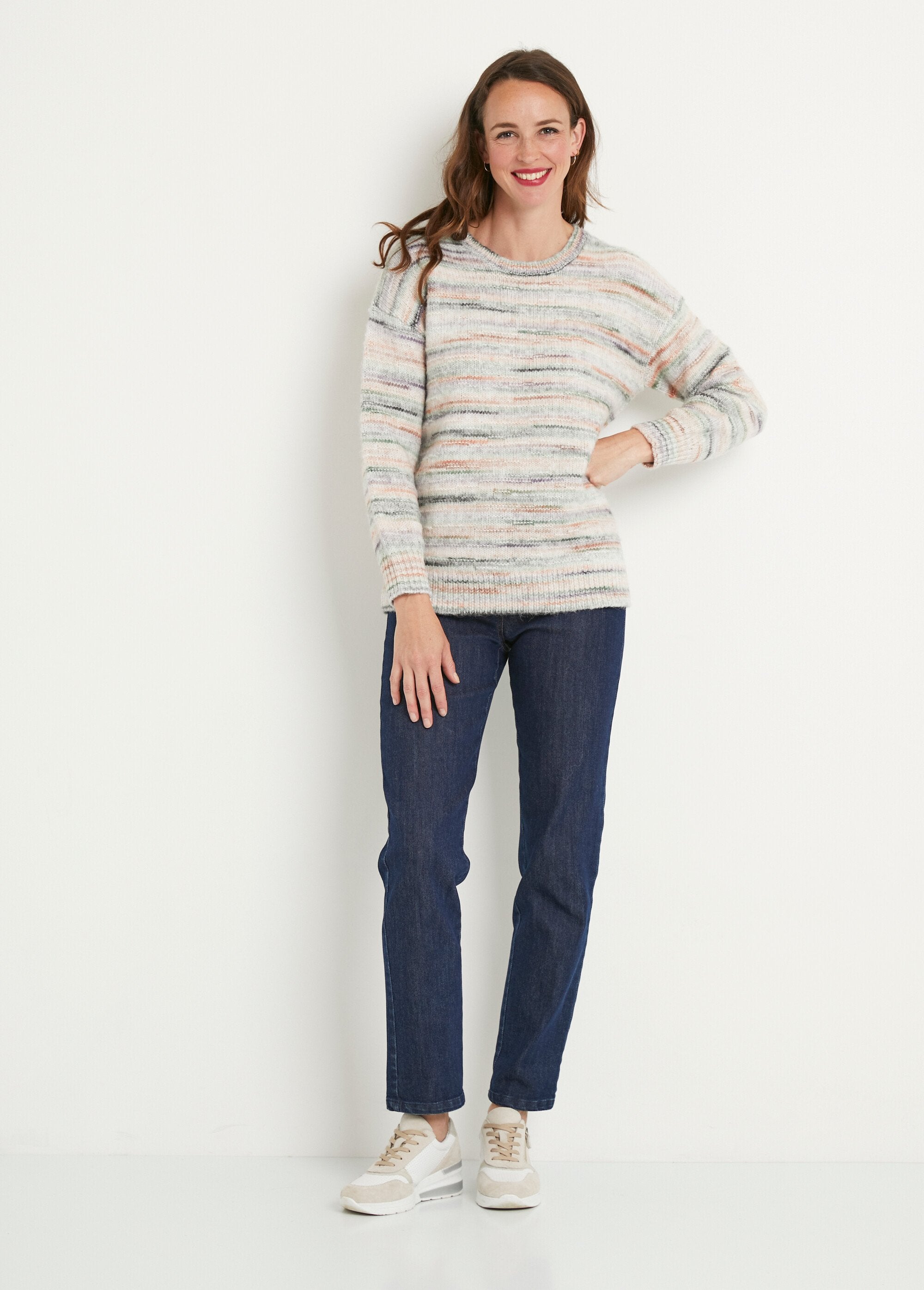 Warm_round-neck_sweater_with_wool_Mandarin_and_green_SF1_slim