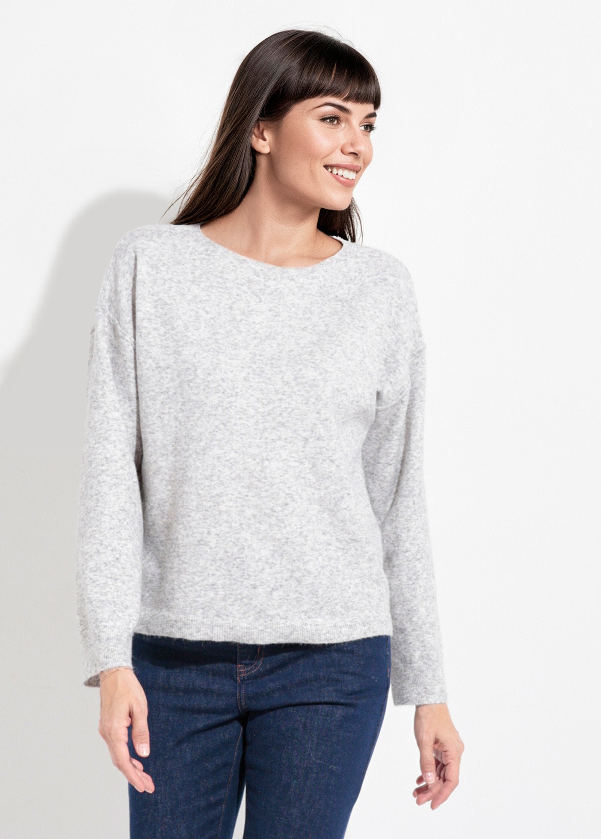 Warm_round_neck_sweater_with_wool_Light_gray_FA1_slim