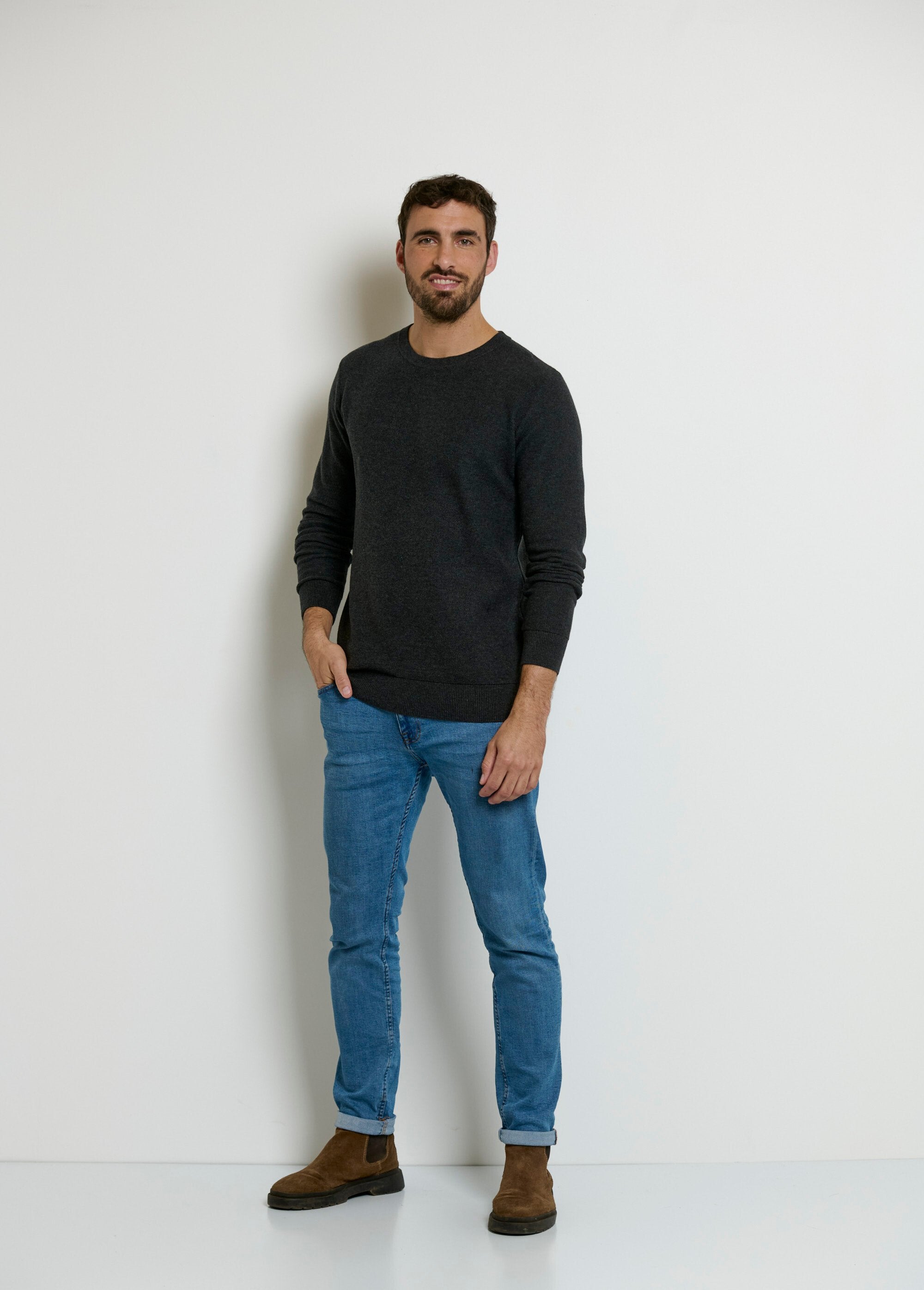 Round_neck_sweater_with_fancy_pique_knit_Gray_SF1_slim