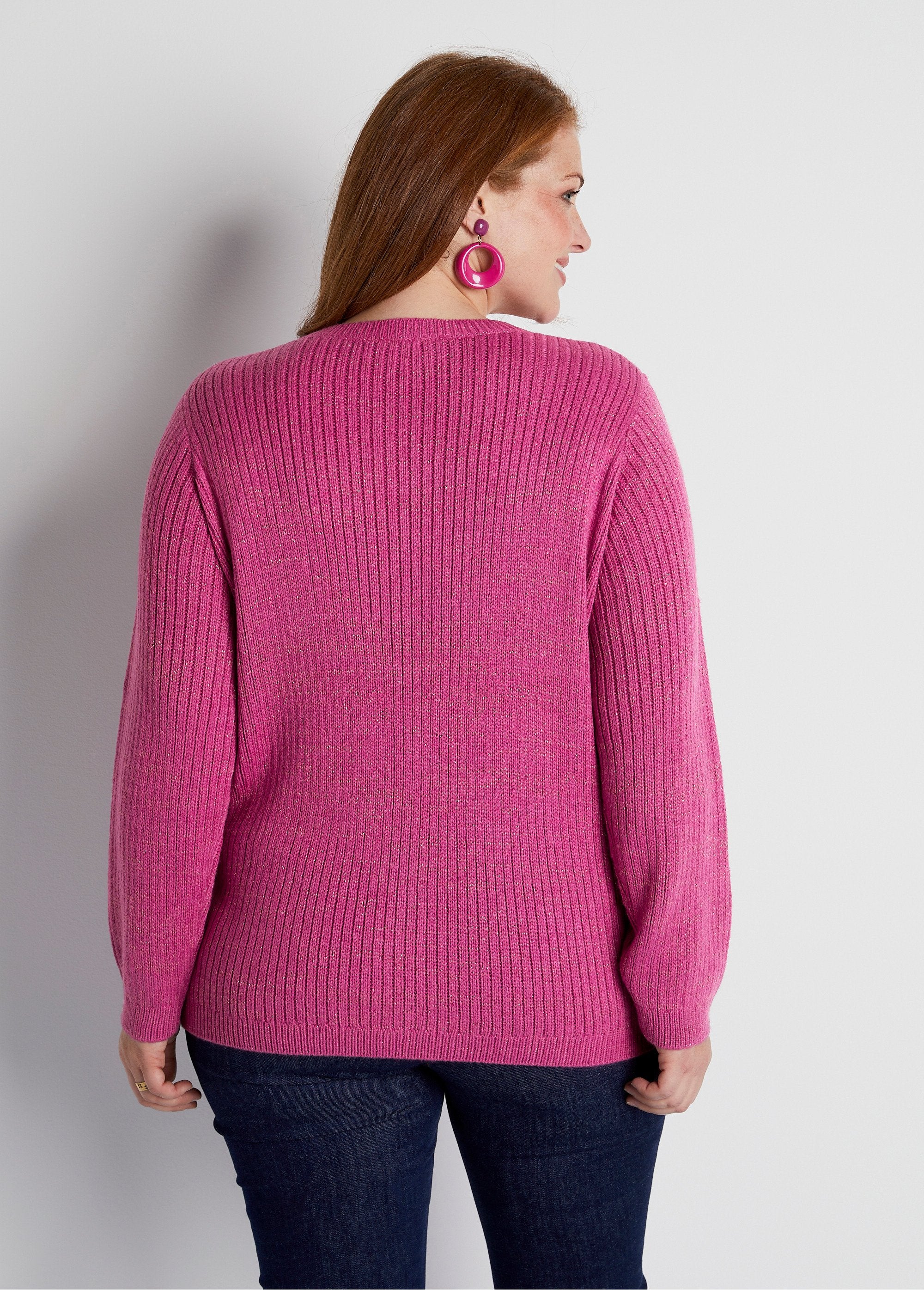 Plain_fancy_knit_V-neck_sweater_Cassis_DO1_curvy