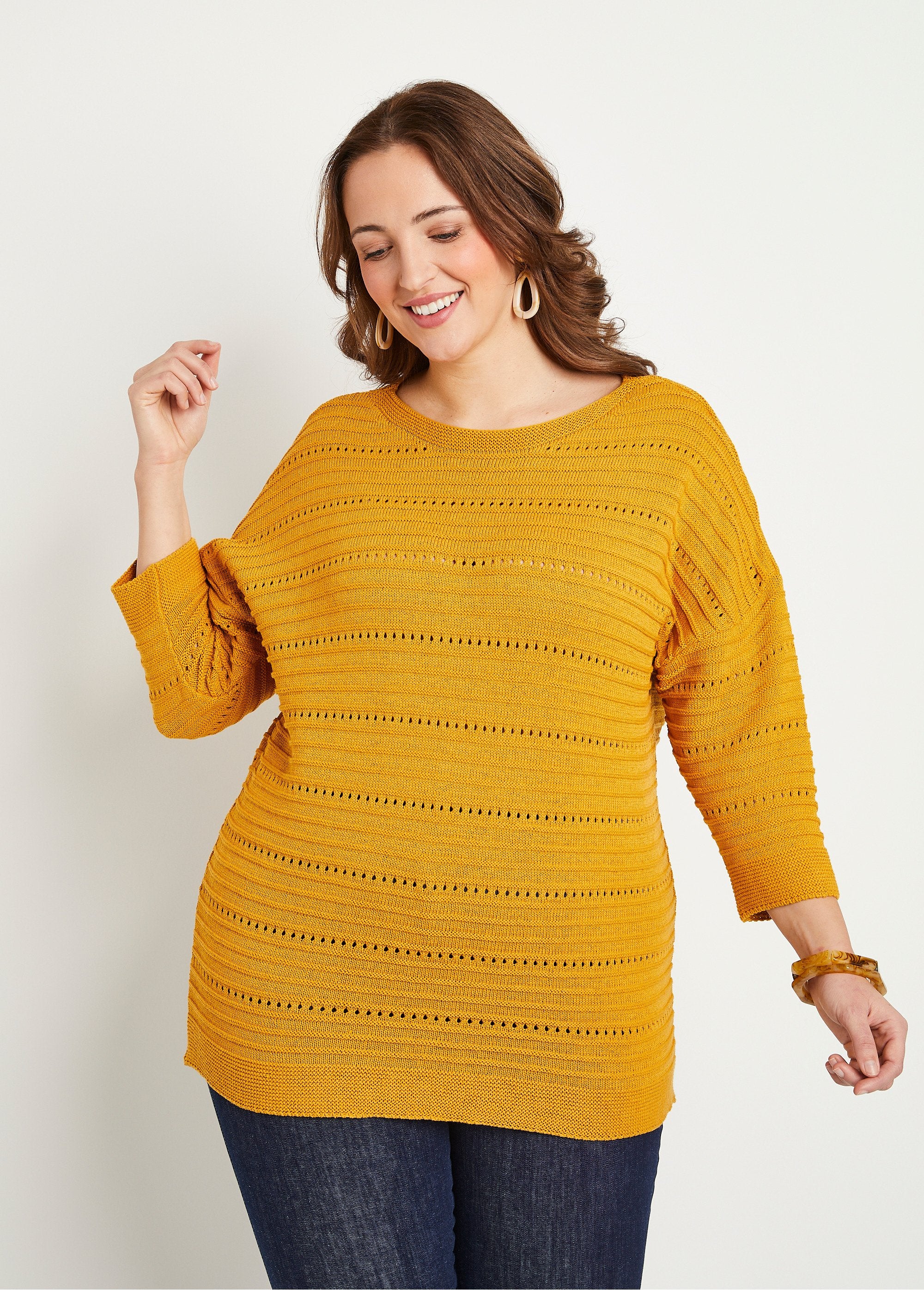 Short_openwork_sweater_with_3/4_sleeves_Honey_DE2_curvy